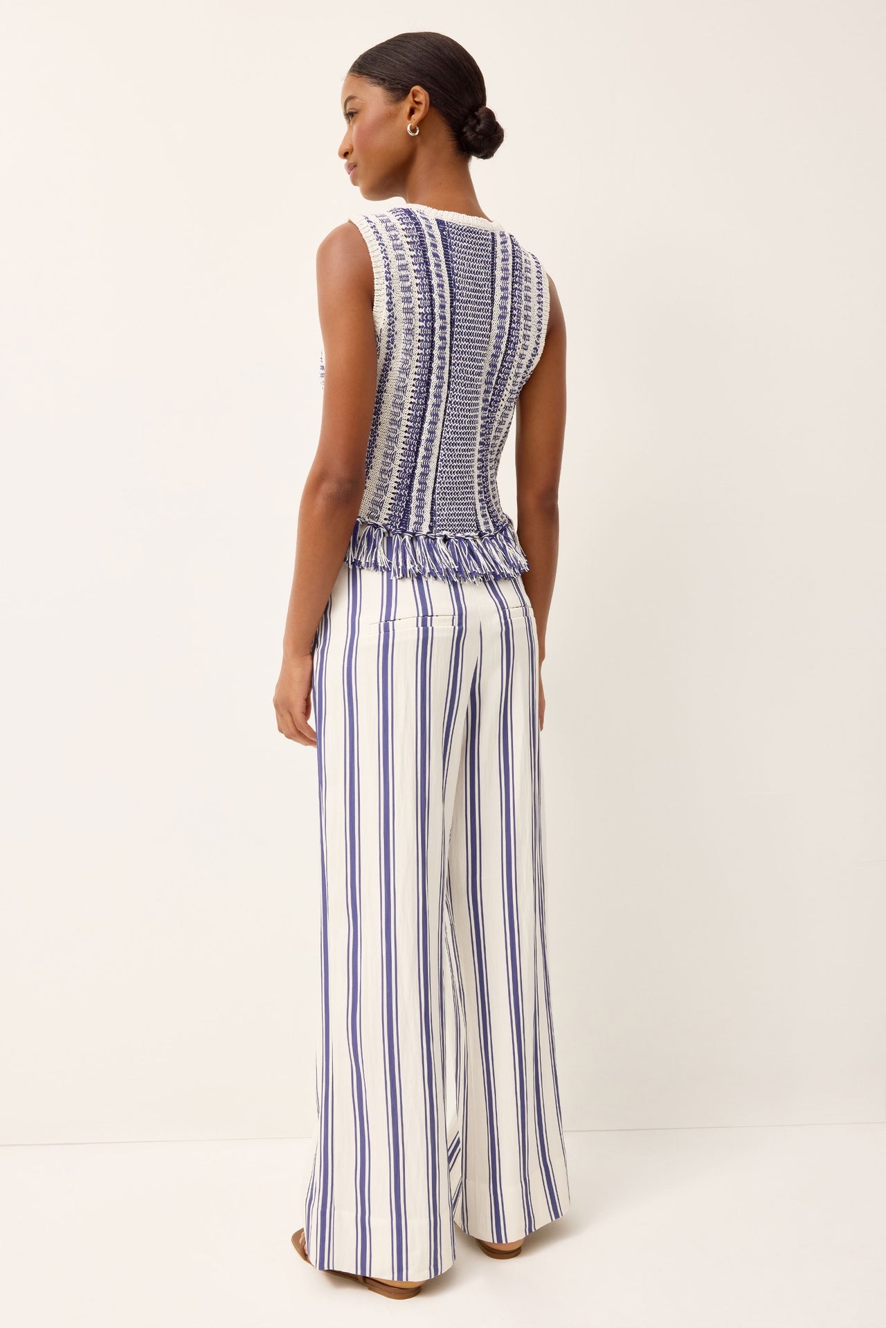 545T-218-432-marie-oliver-collins-tank-in-deckhand-3