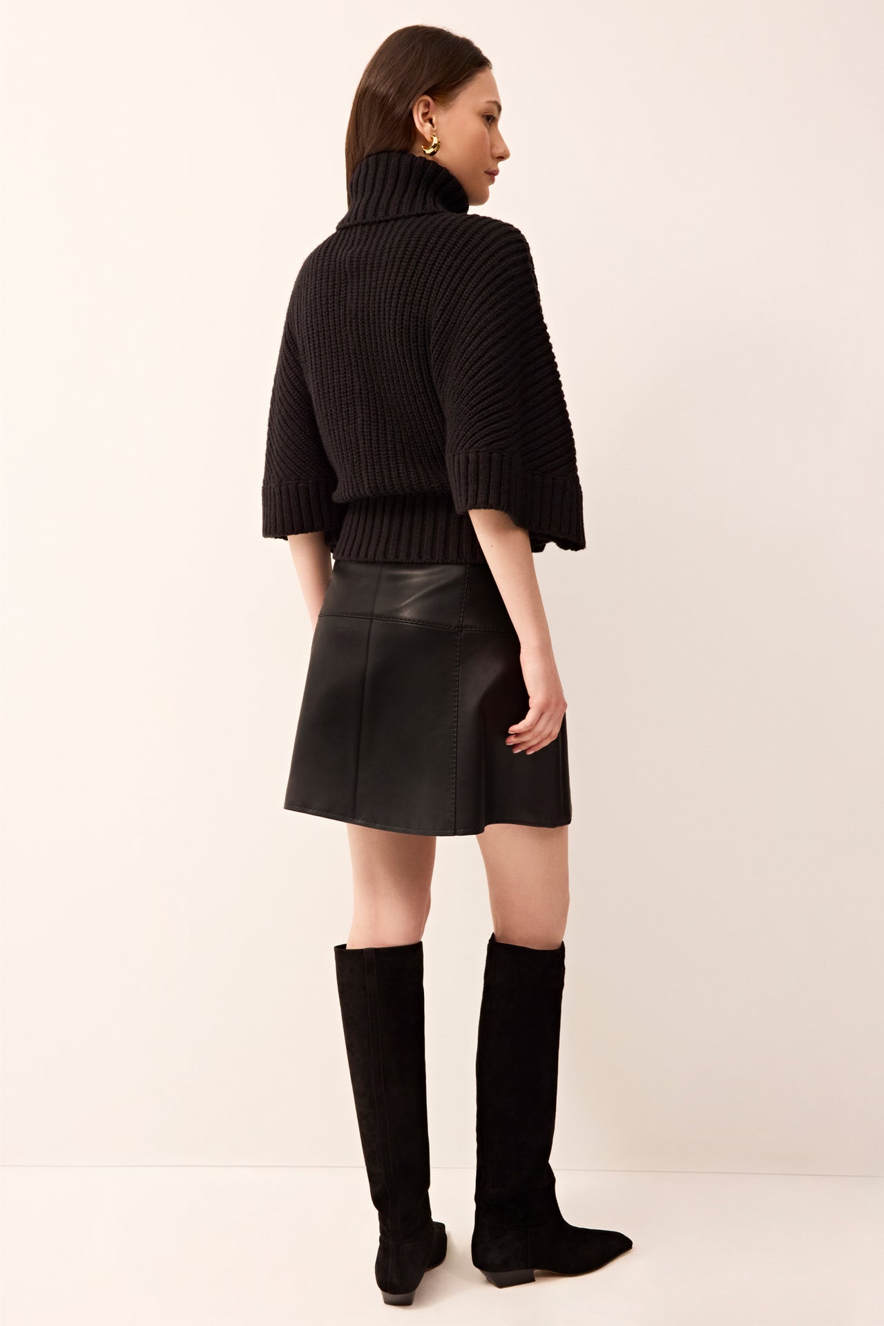 5A3T-251-101-marie-oliver-annika-popover-sweater-in-black-1