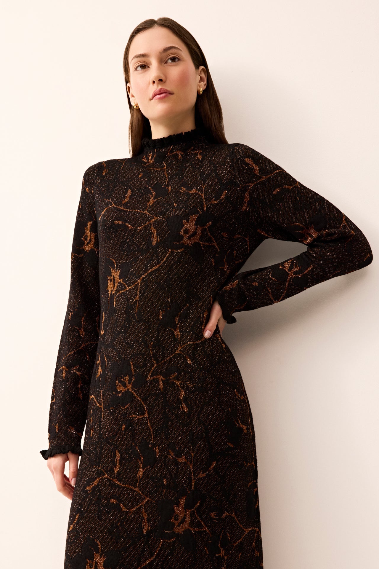 5C4D-318-417E-marie-oliver-calloway-knit-dress-in-nightgold-1