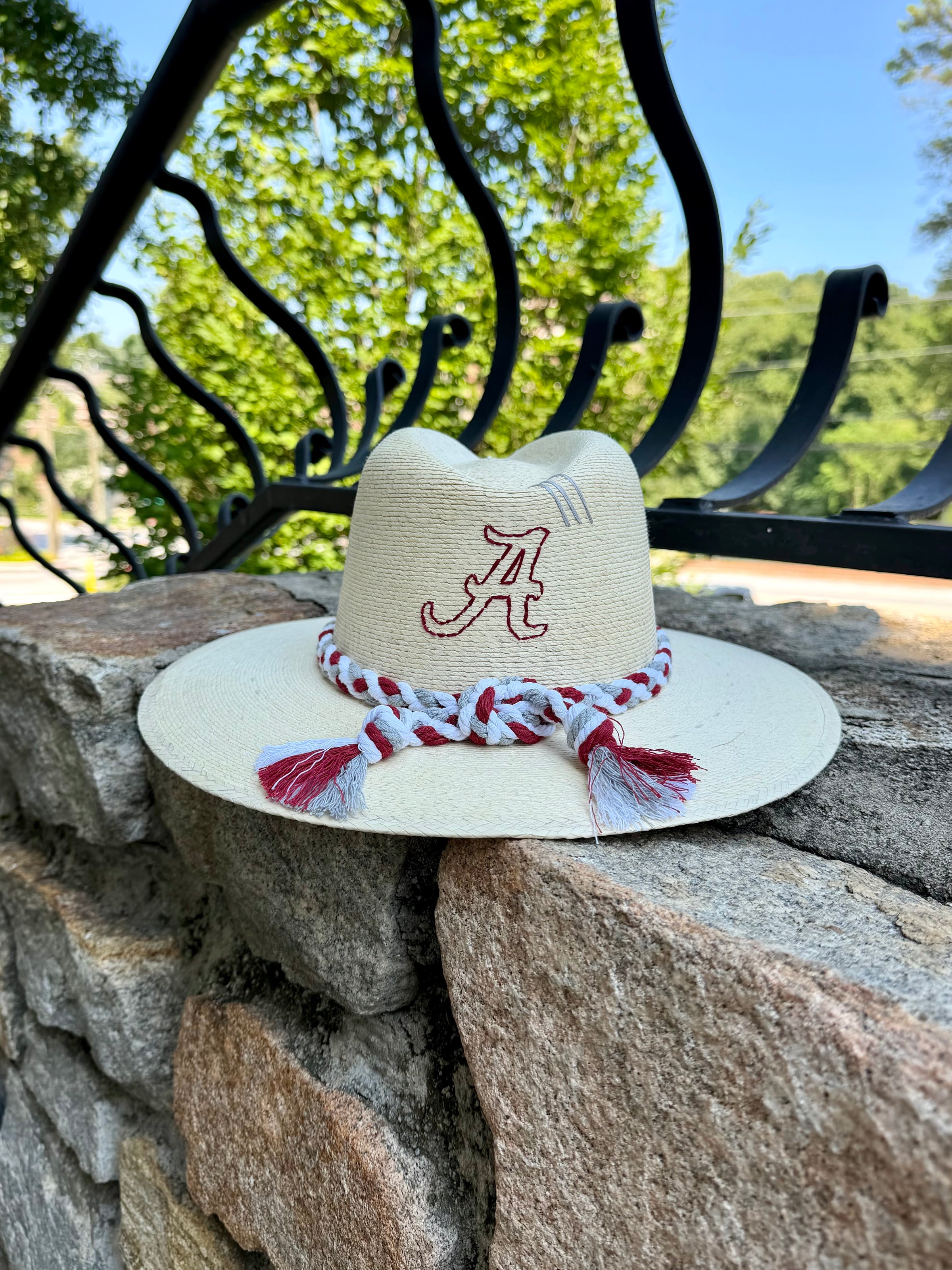Sunburst Embroidered A White Palm Hat