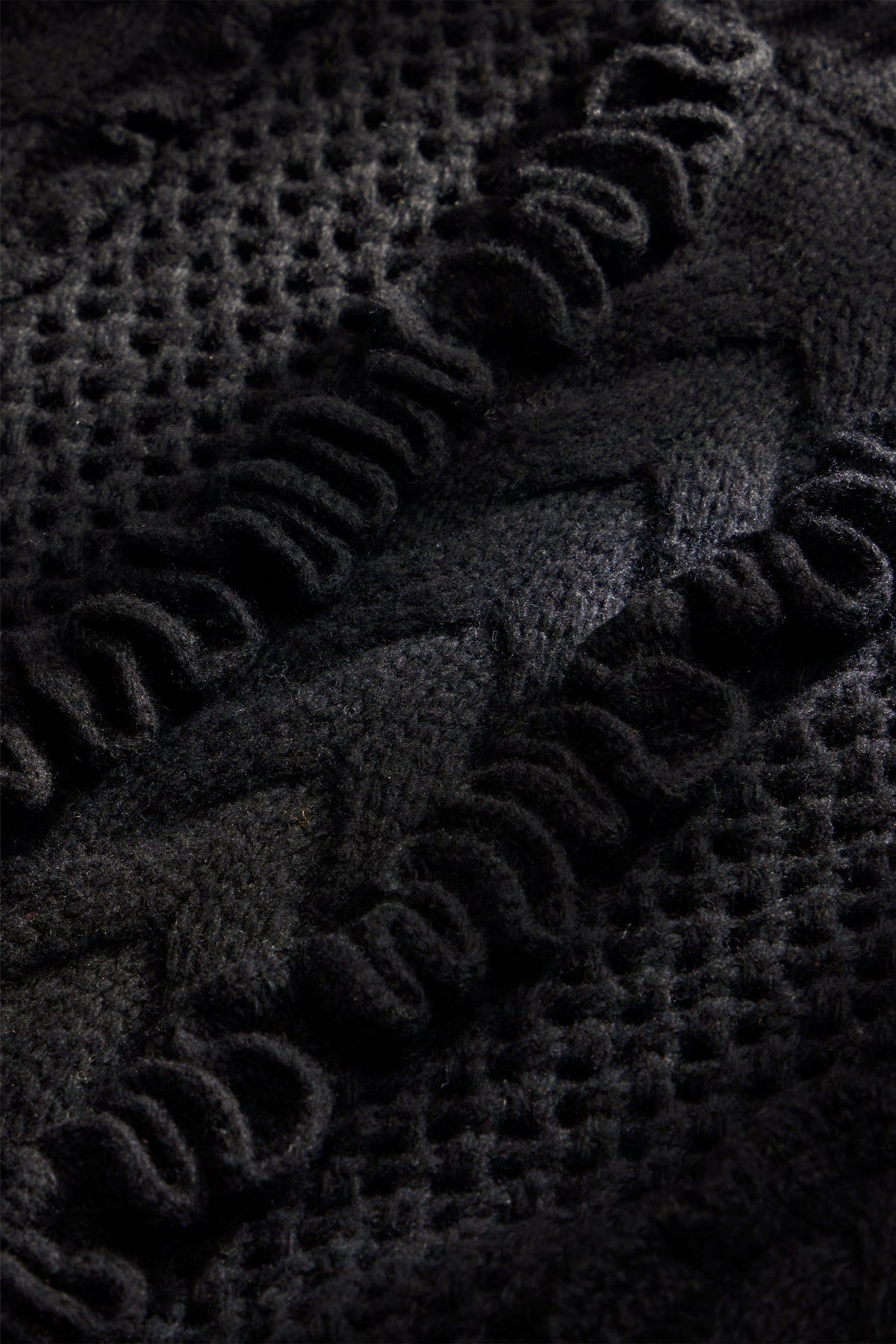 5L5T-320-101-marie-oliver-lindsay-sweater-black-1