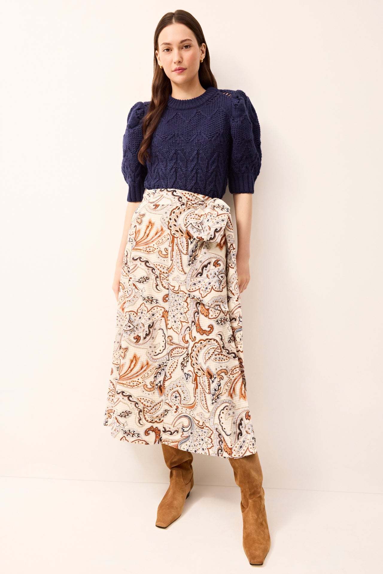 5V2T-328-425C-marie-oliver-vayda-sweater-in-navy-1