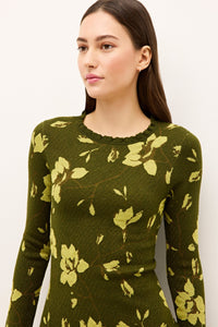 5X1T-318-417B-marie-oliver-issa-top-mums-1