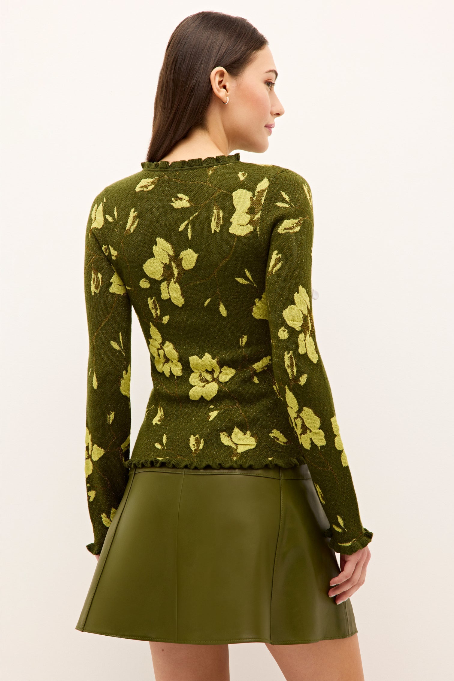 5X1T-318-417B-marie-oliver-issa-top-mums-1