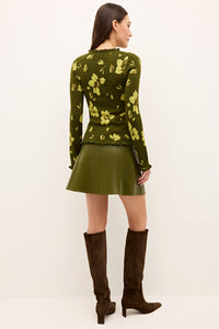 5X1T-318-417B-marie-oliver-issa-top-mums-1