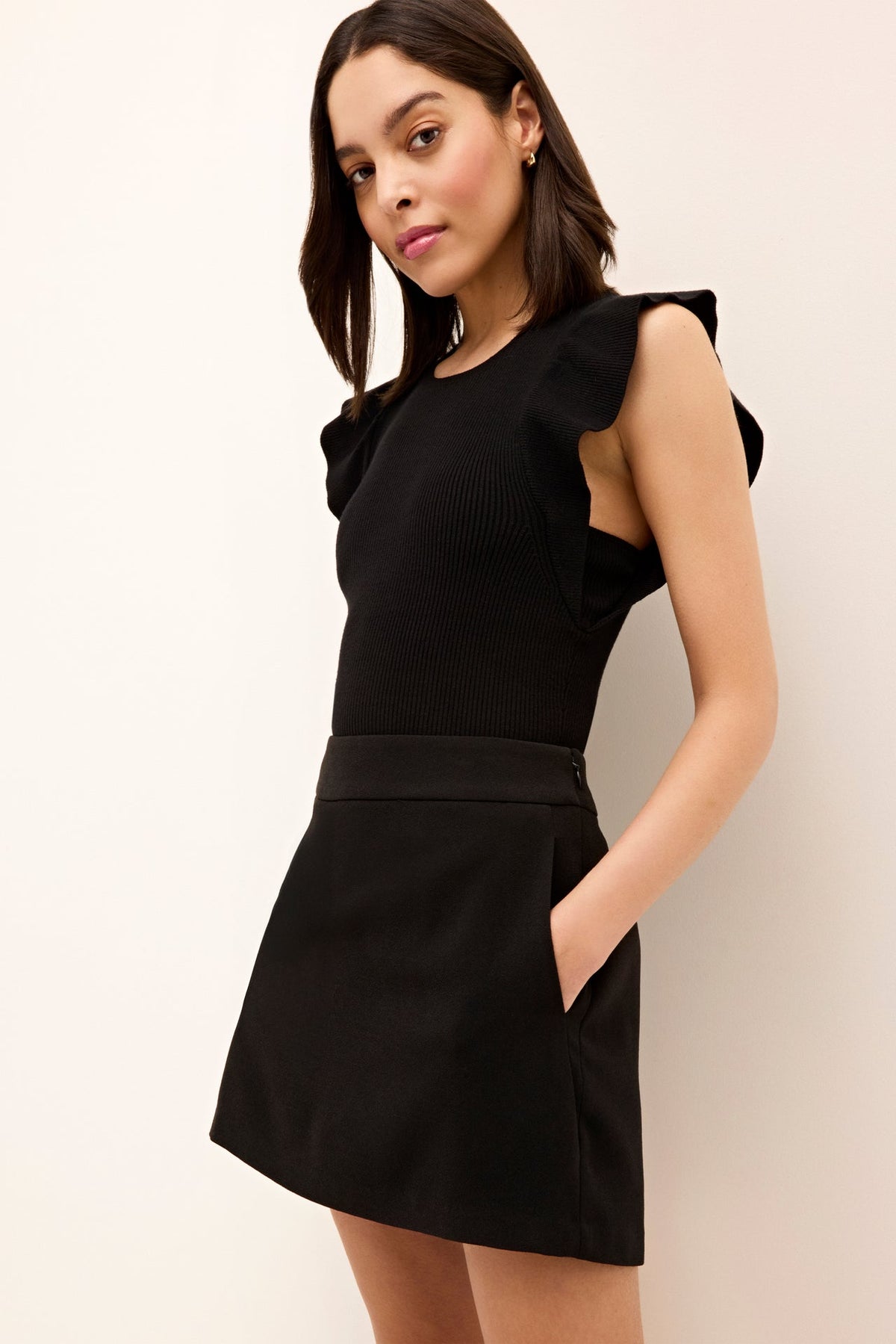 633-12-101-marie-oliver-mia-skort-in-black-1