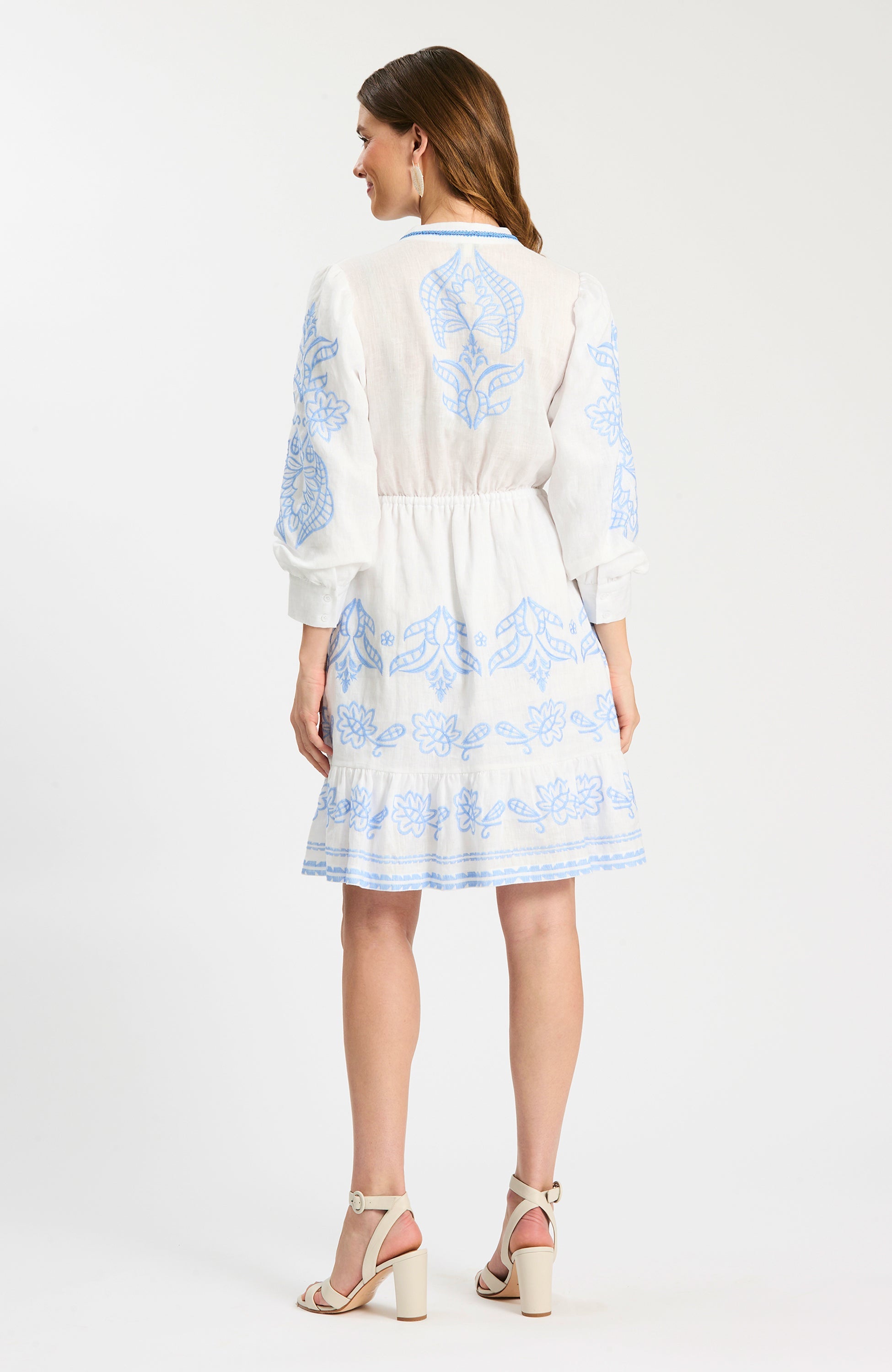 72312EE-tyler-böe-rona-linen-embroidered-dress-in-white-vista-blue-1
