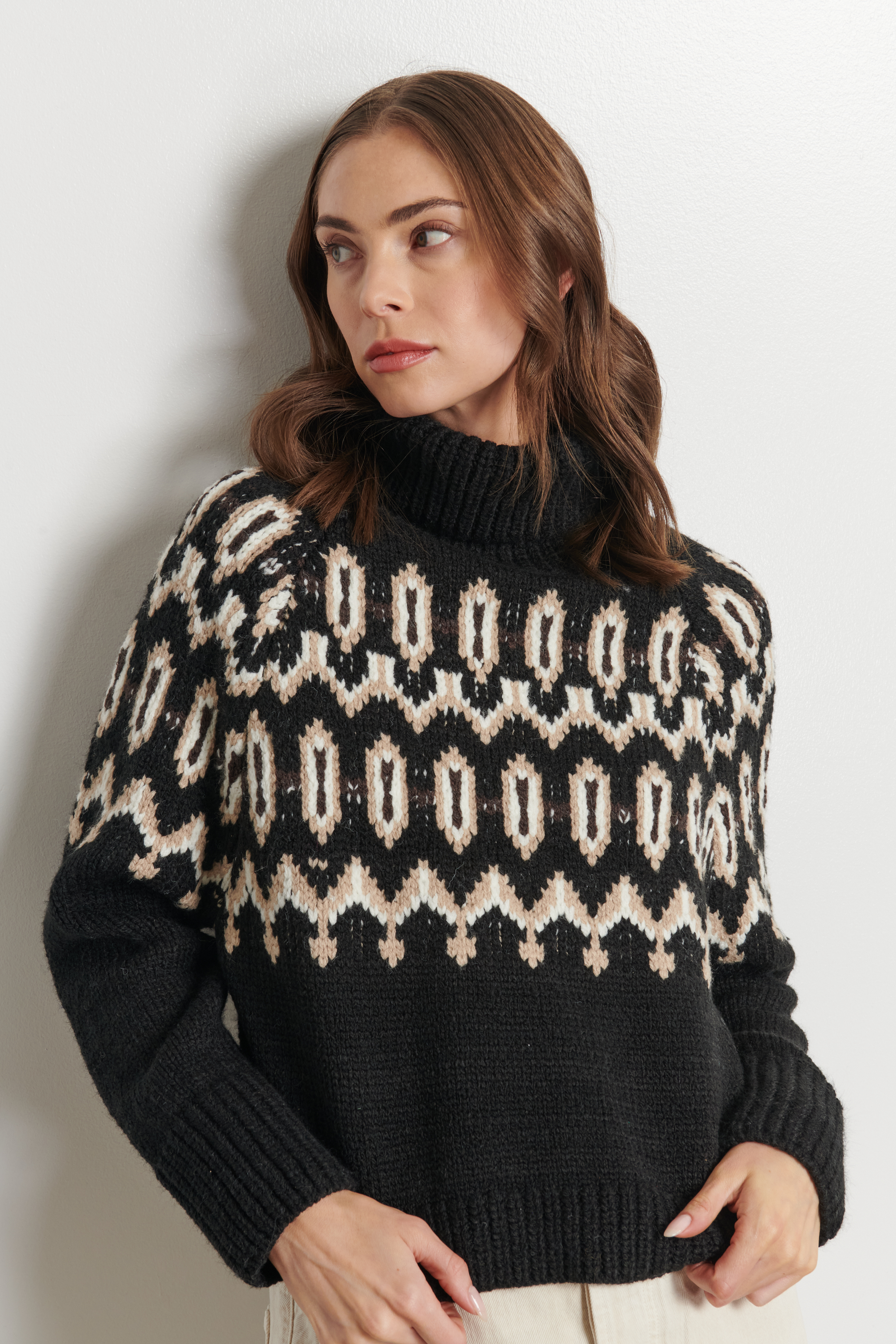 7277FNF25-line-the-label-ruthie-sweater-in-black-diamond-1