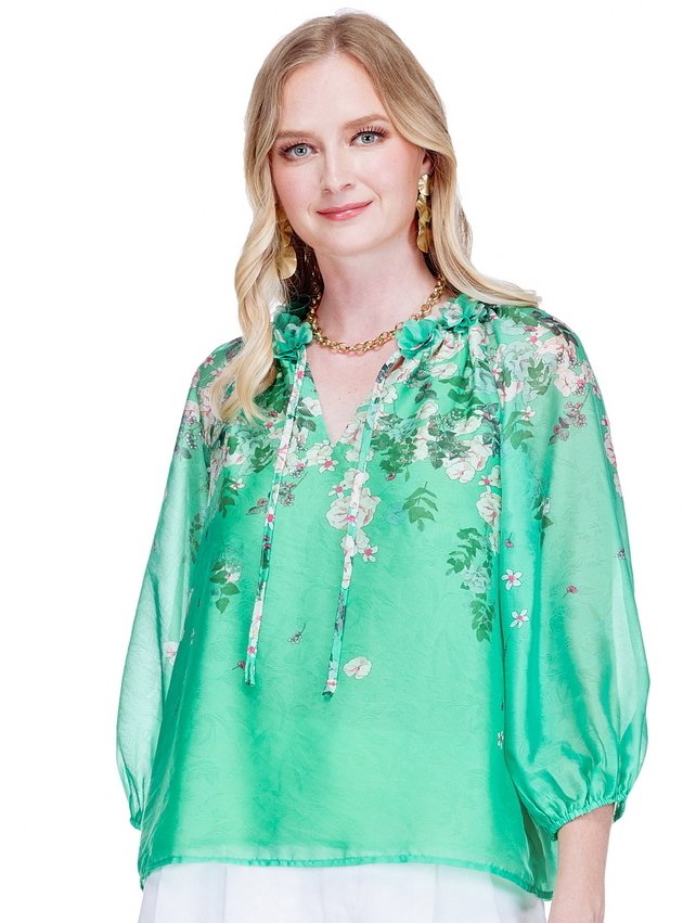 77C9923-jade-melody-tam-dimensional-flowers-top-in-emerald-bloom-1