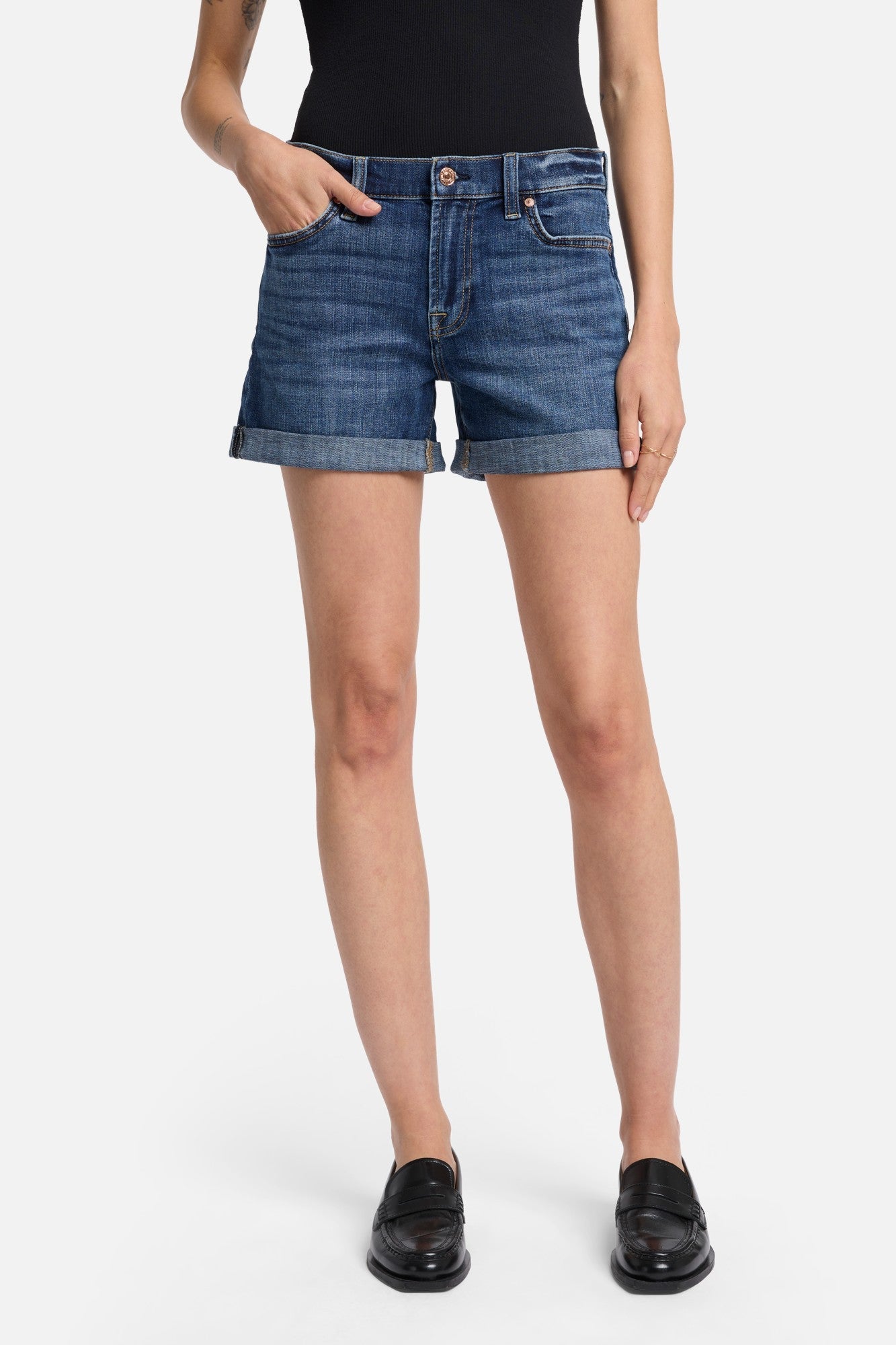 7U702067-seven-jeans-midroll-short-in-vanity-2