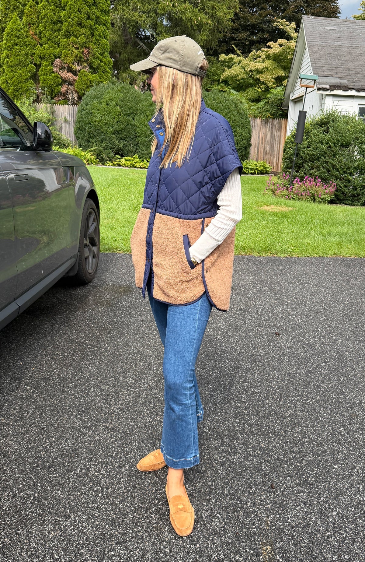 82300FF-tyler-böe-cassidy-quilted-jacket-in-iced-coffee-midnight-1