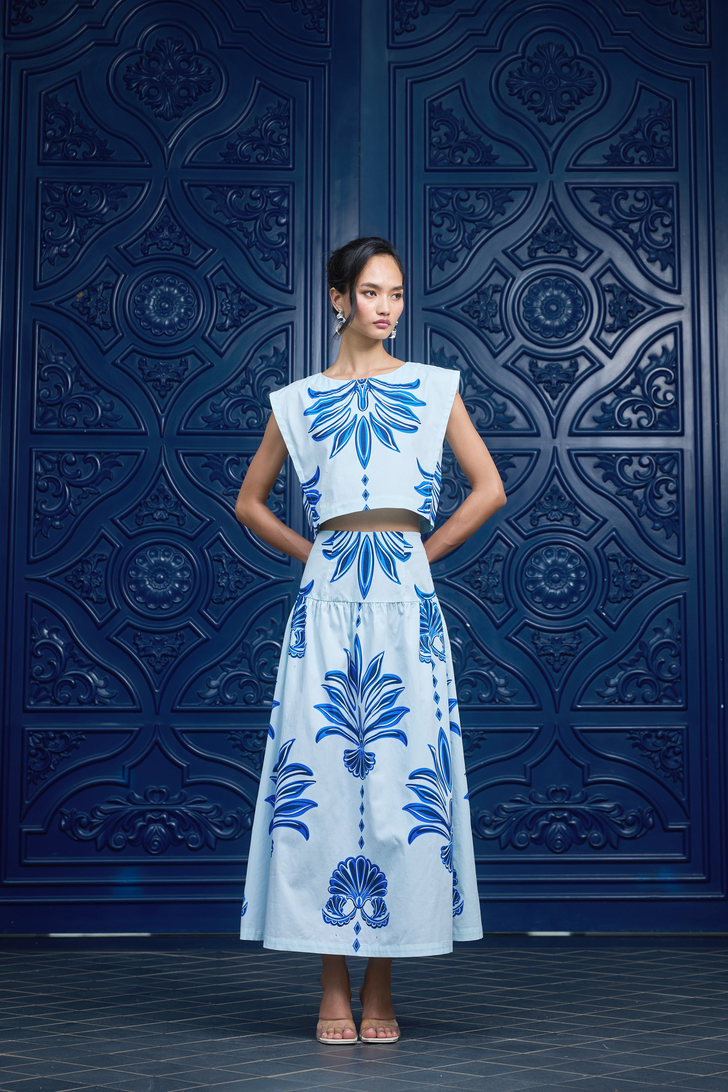 890-beyond-by-vera-piper-top-in-palm-springs-navy-1