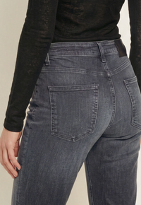 9229009505-cambio-fabienne-pocket-jean-in-natural-1