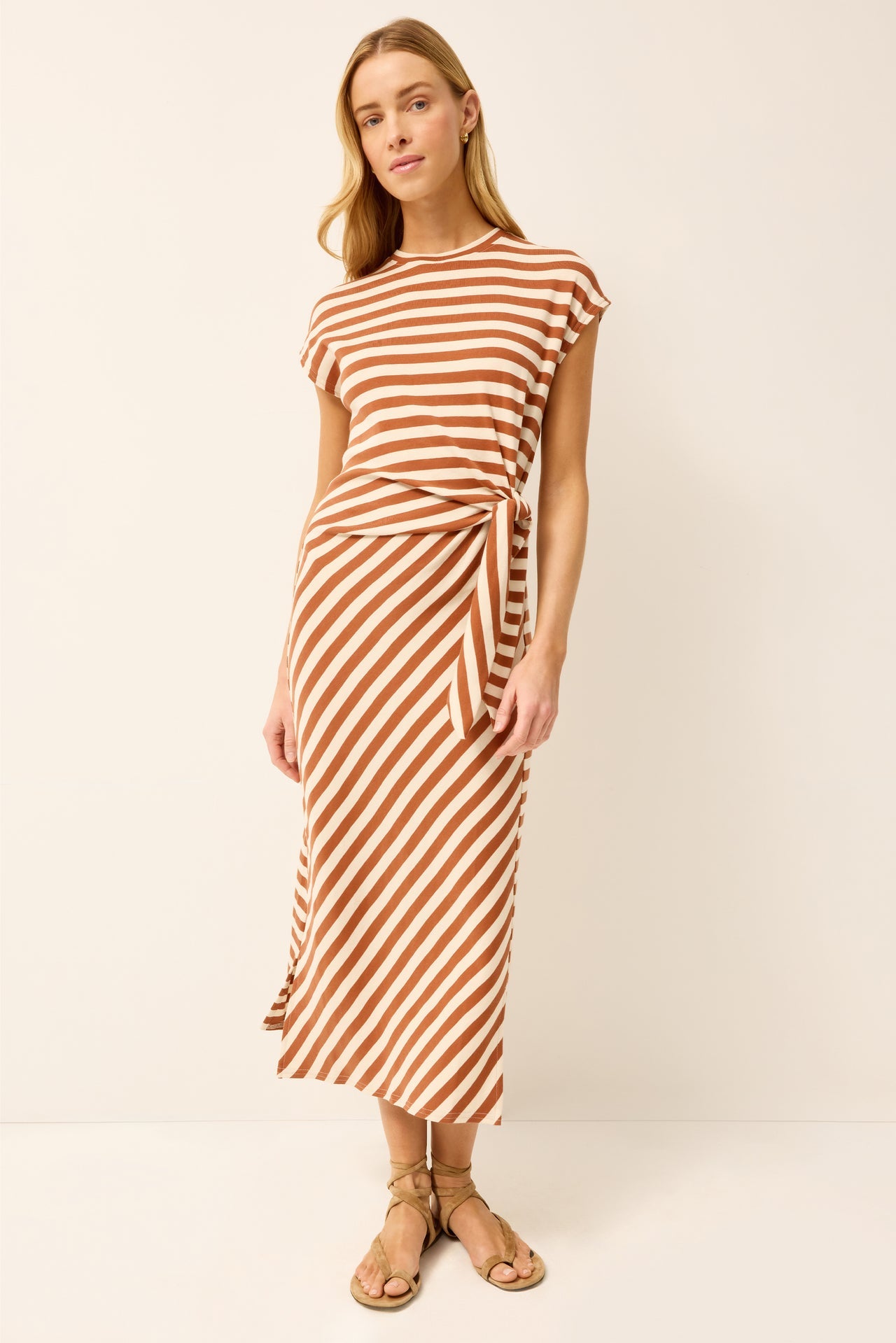 940D-375-275B-marie-oliver-elowyn-dress-in-biscayne-1