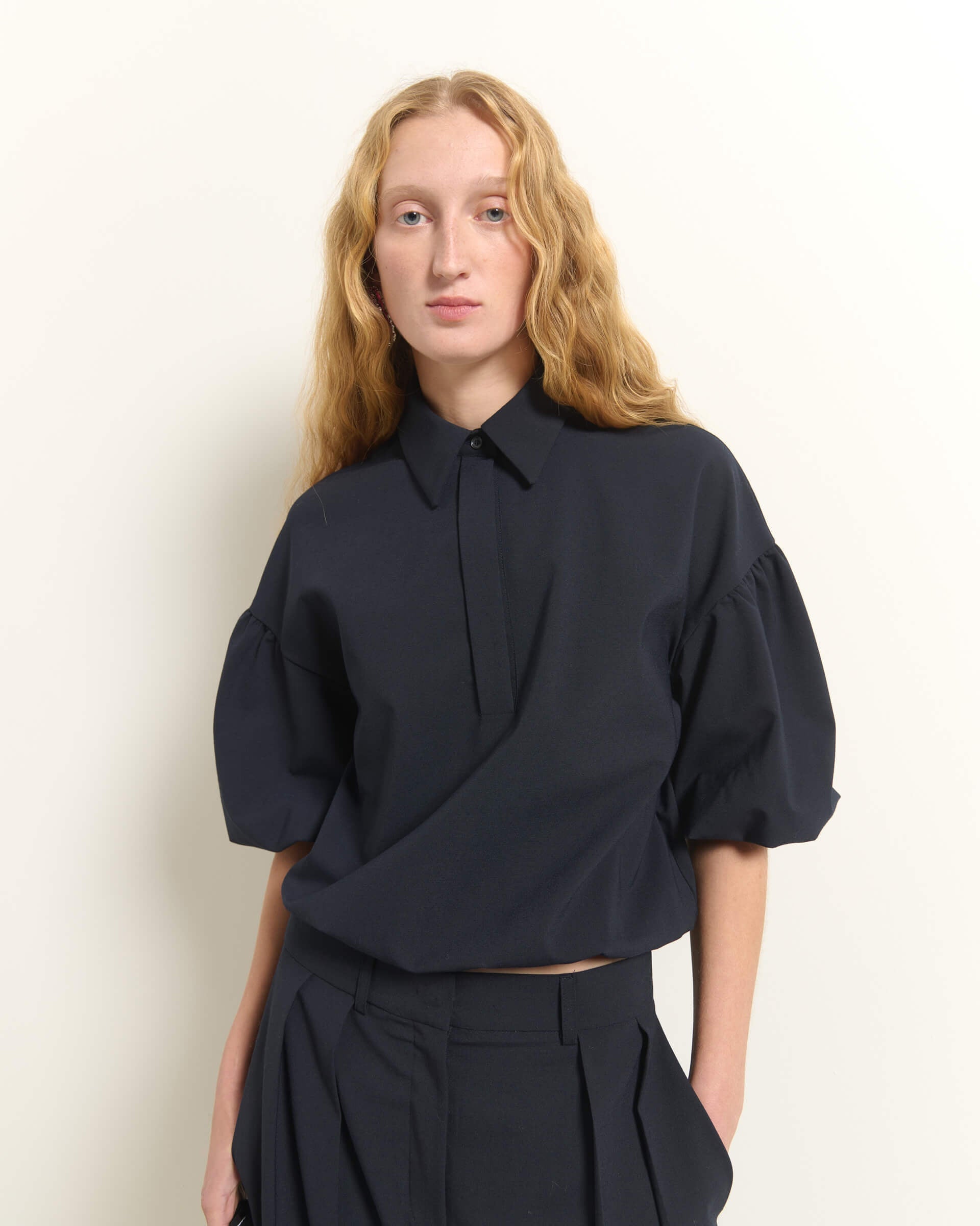 AB2C4405RO99-beatrice-balloon-sleeve-blouse-in-dark-navy-1
