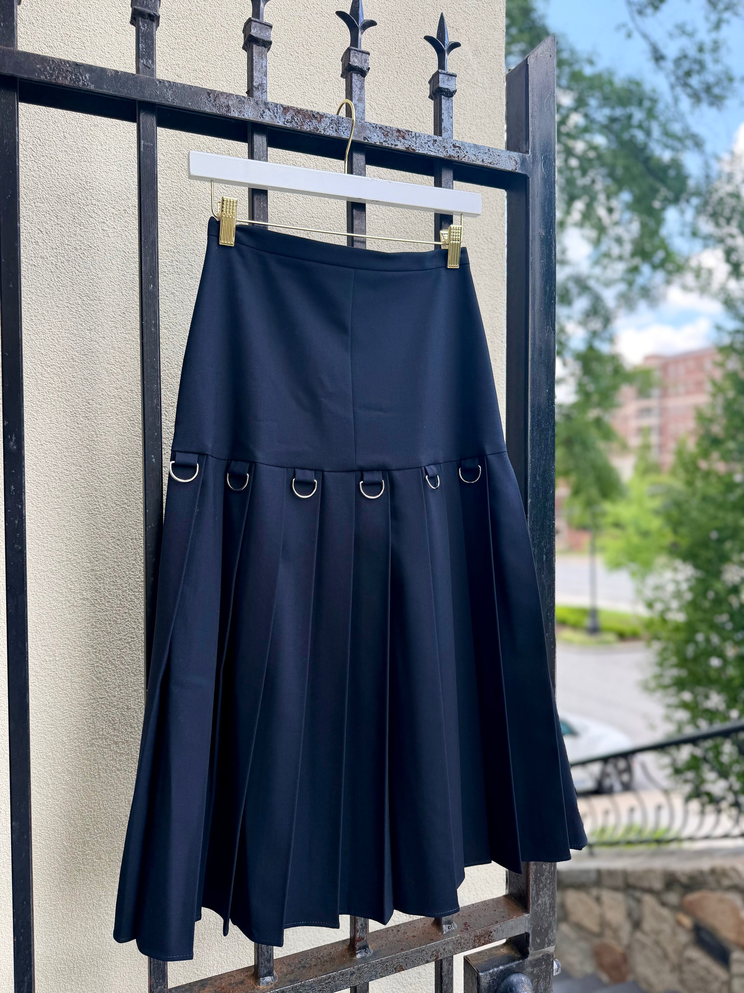 AB2C5004DER-beatrice-pleated-d-ring-detail-skirt-in-dark-blue-1