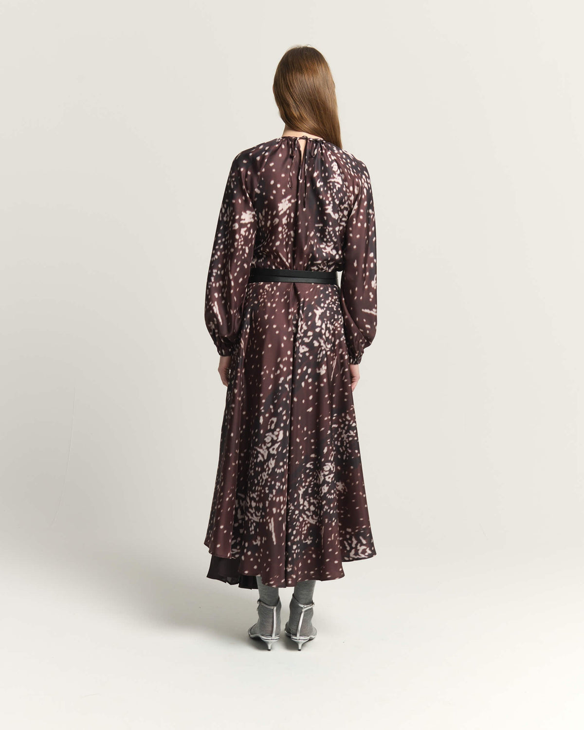 AB2C6757FAN41-beatrice-printed-silk-midi-dress-with-pleats-in-burnt-amber-1