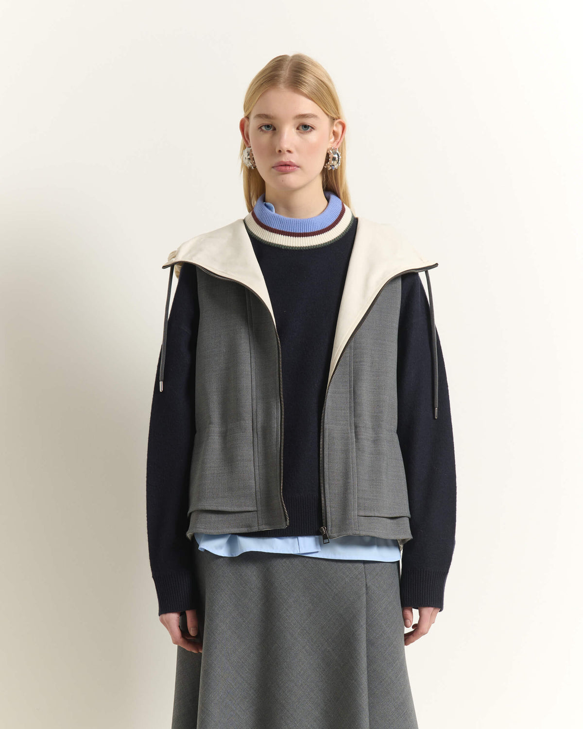 AB2C9079ARDI-breatice-sleeveless-vest-with-hood-and-front-zip-in-cloud-gray-1