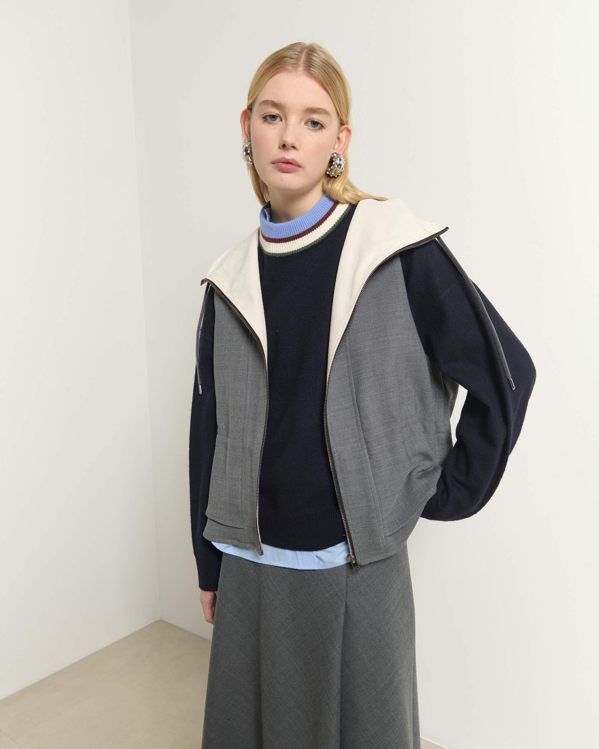 AB2C9079ARDI-breatice-sleeveless-vest-with-hood-and-front-zip-in-cloud-gray-1