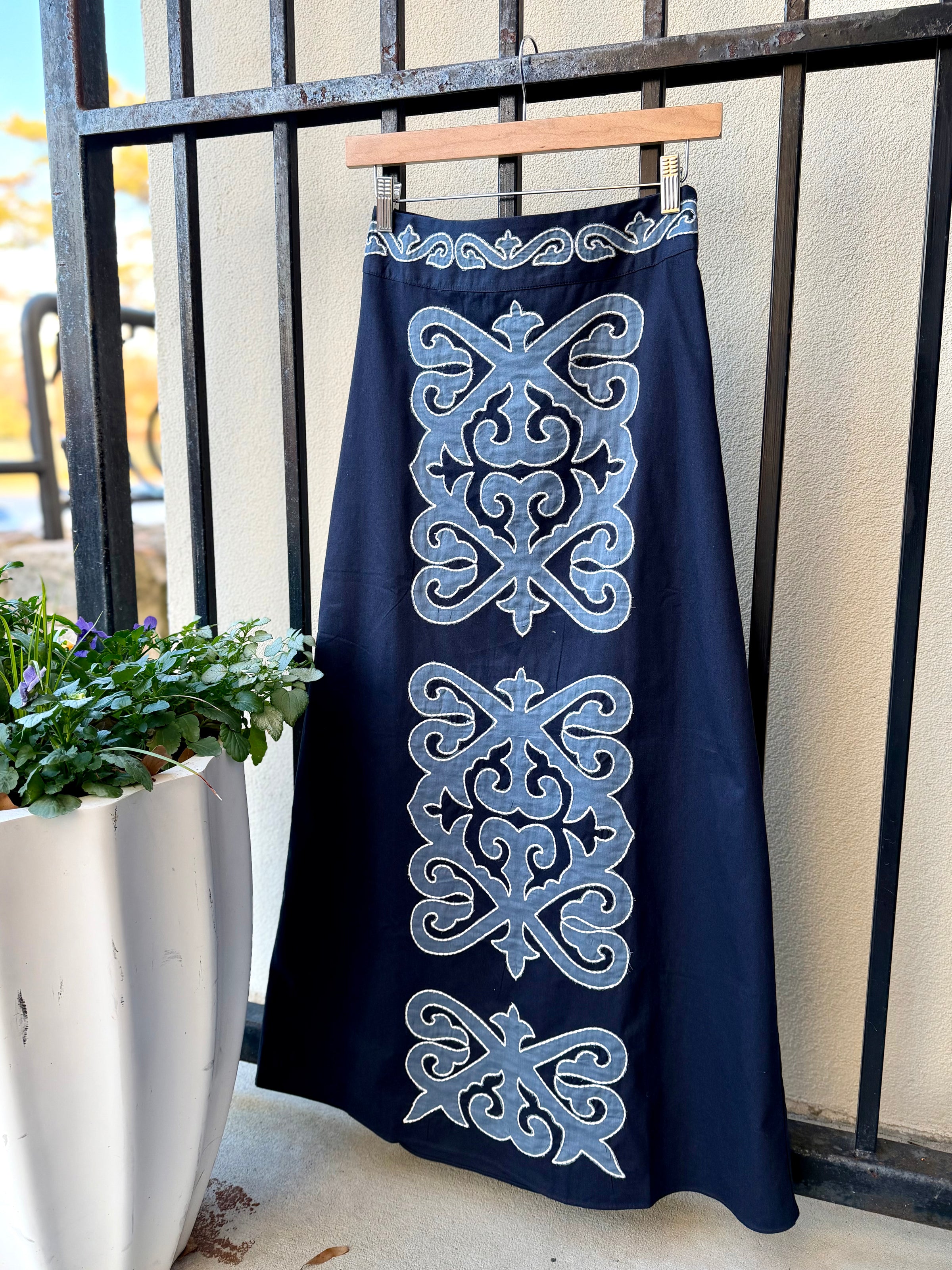 ACDEC657-anna-cate-dillon-skirt-in-navy-light-blue-1