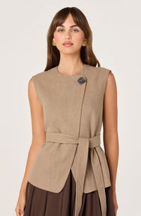 ACT19258L-aster-the-label-darrien-vest-in-light-beige-1