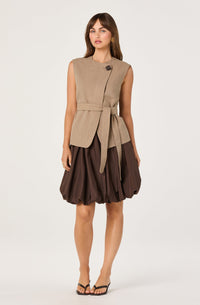 ACT19258L-aster-the-label-darrien-vest-in-light-beige-1