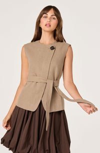 ACT19258L-aster-the-label-darrien-vest-in-light-beige-1