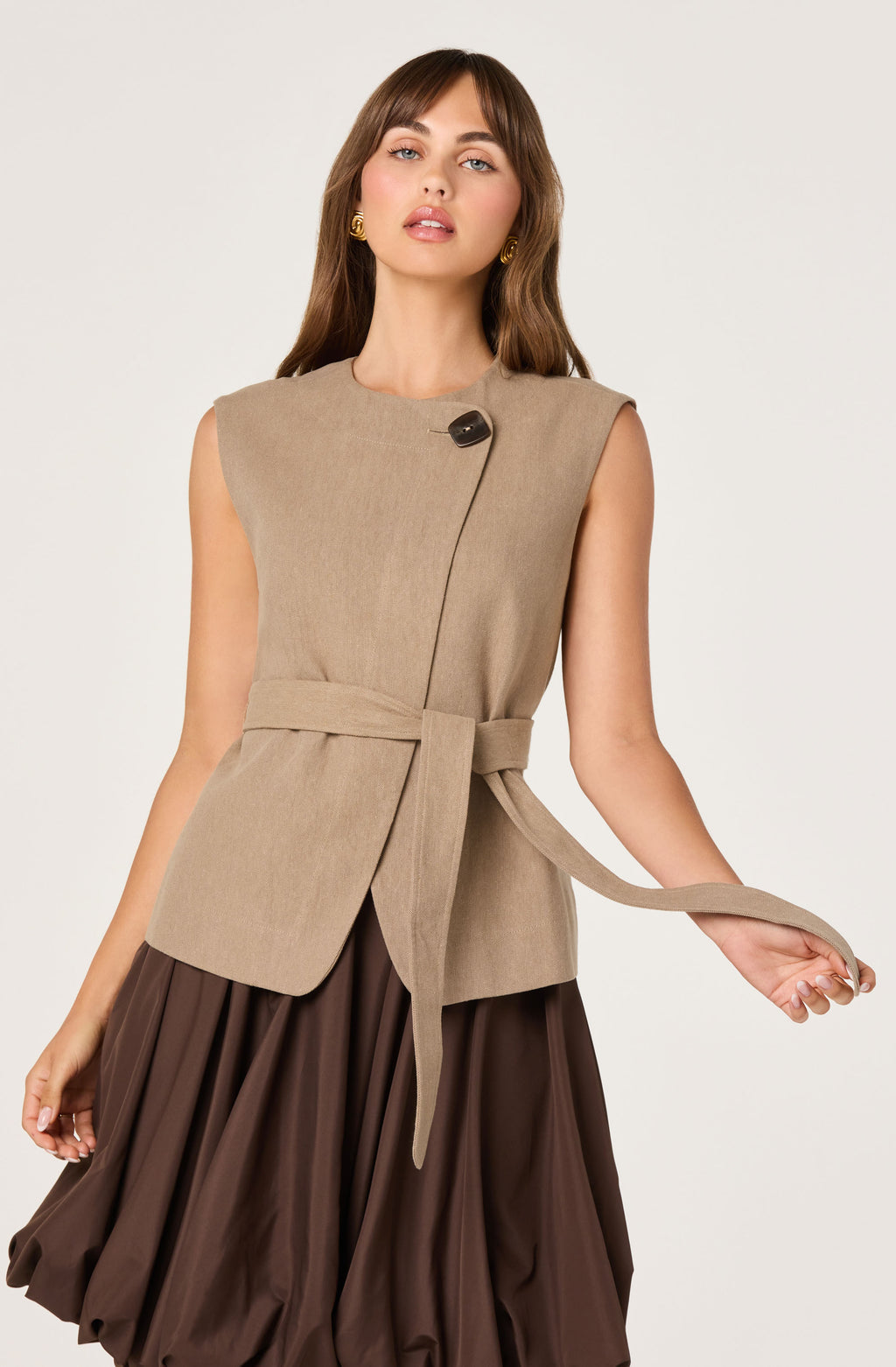 ACT19258L-aster-the-label-darrien-vest-in-light-beige-1
