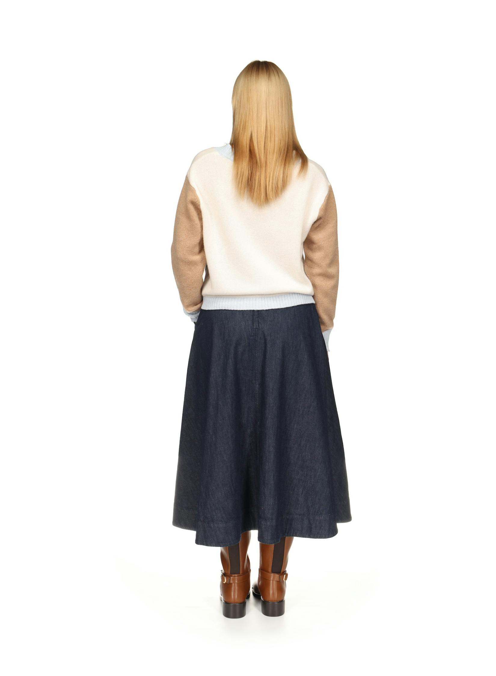 AW26_B-034-brodie-enchantress-cardigan-in-organic-white-blue-mist-1