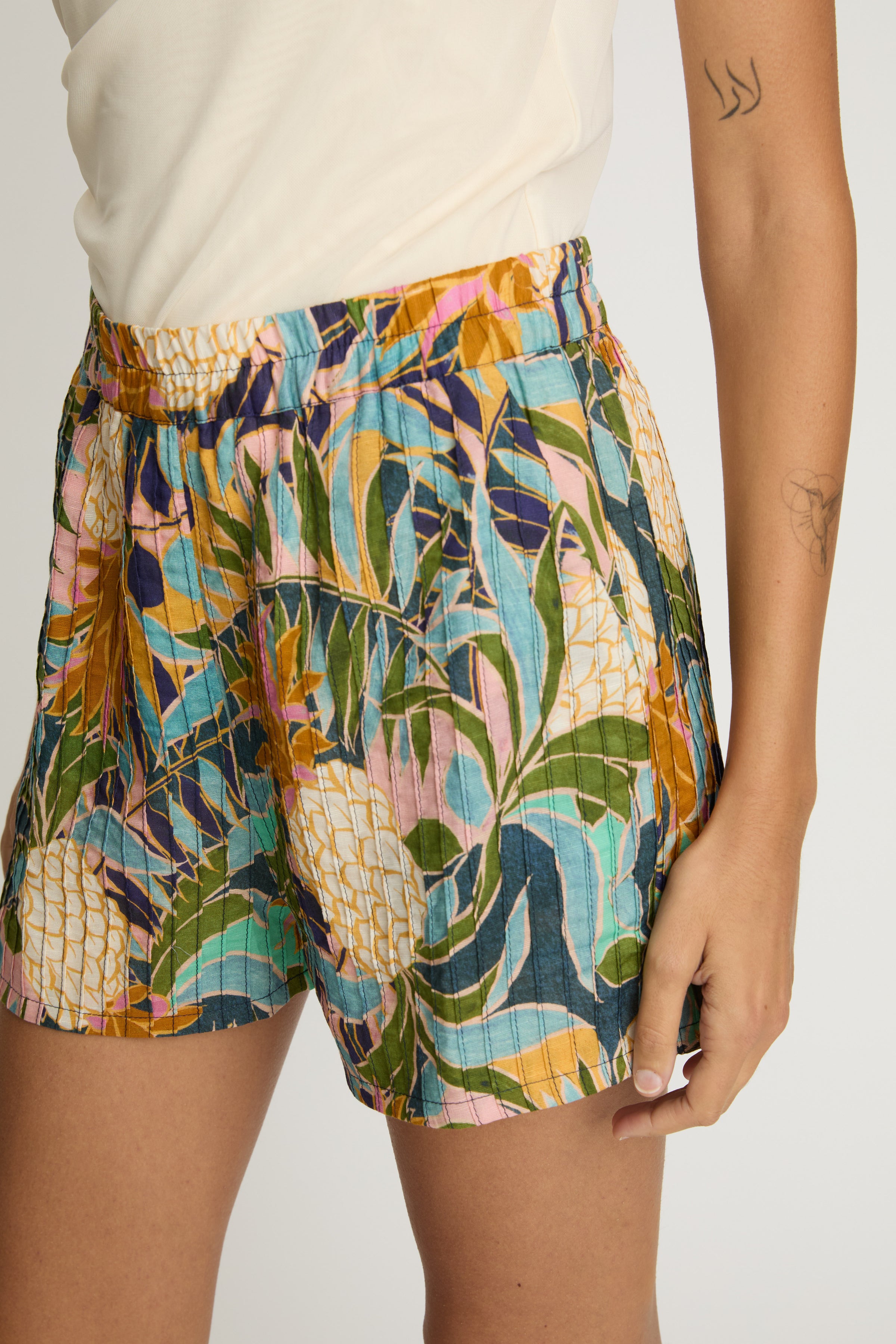 CA7280-caballero-azra-short-in-baroque-pineapples-1
