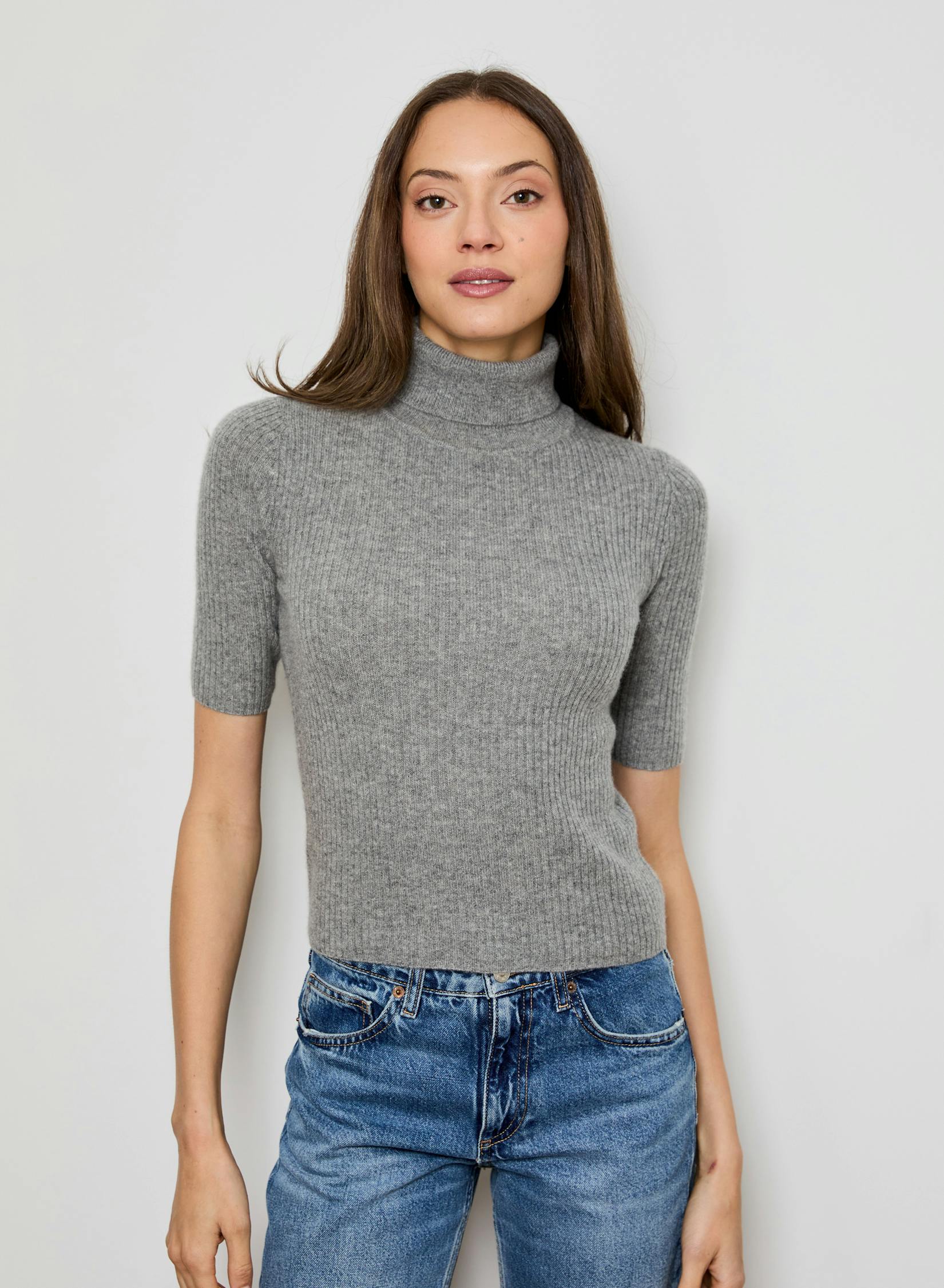 CASE0112013-design-history-turtle-neck-sweater-in-husky-1