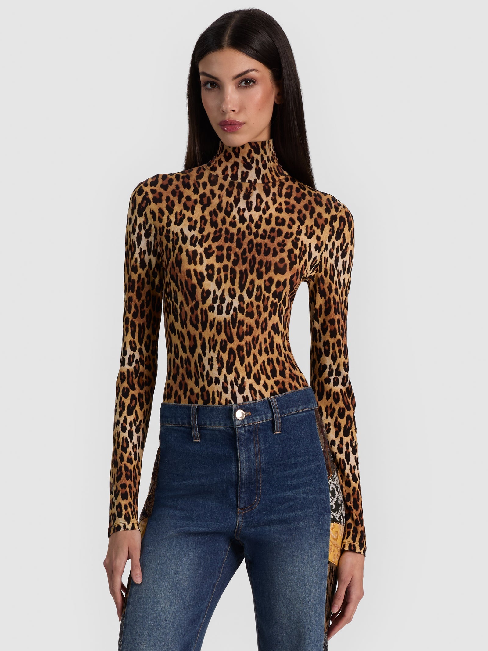 CC608P02025-alice-and-olivia-delaina-long-sleeve-top-in-spotted-leopard-1