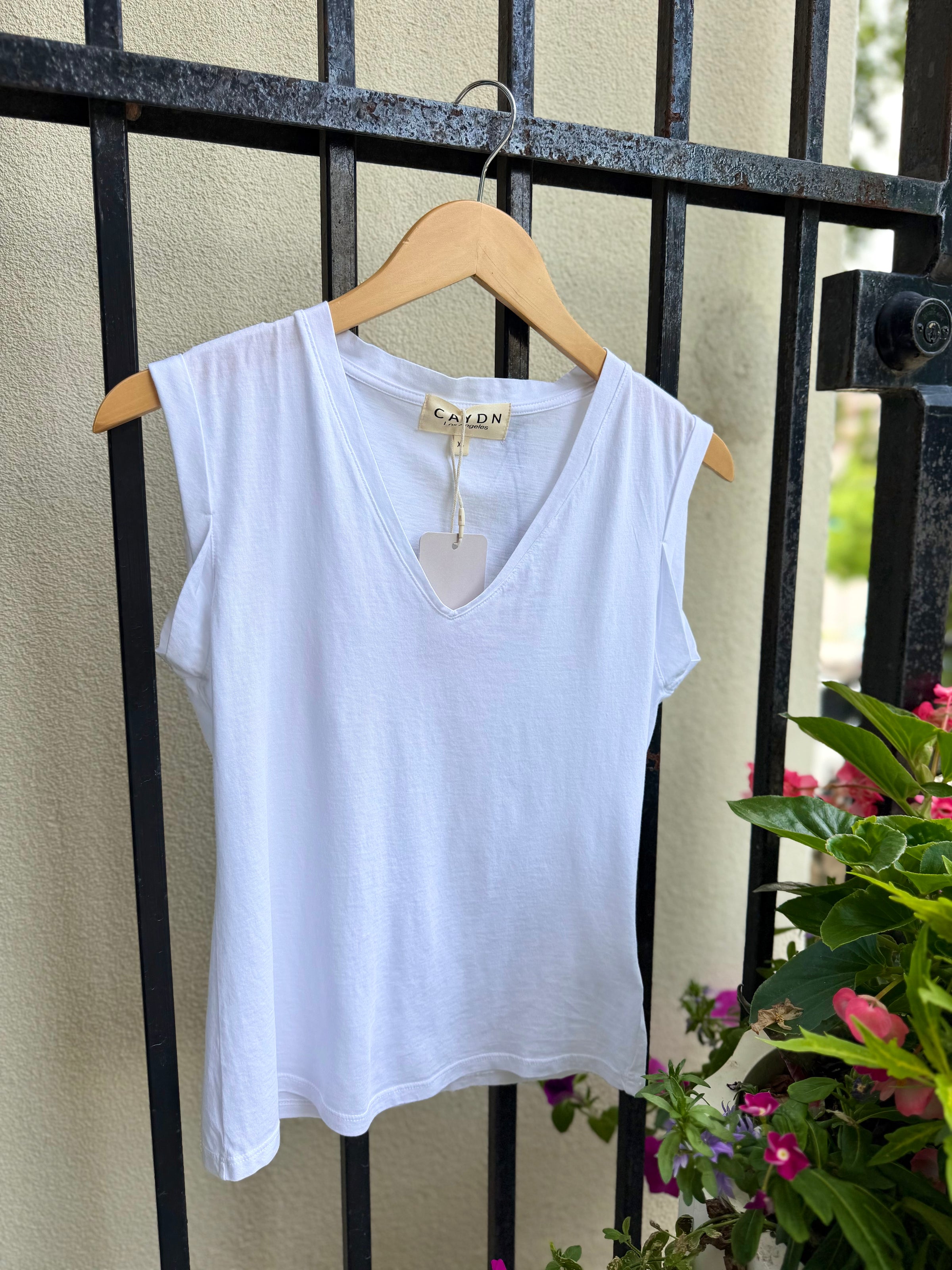CJ2104-caydn-pierce-v-neck-tank-in-white-1