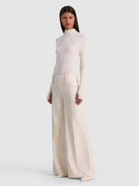 CL000R21104-alice-and-olivia-olivia-wide-leg-flare-pant-in-chino-1