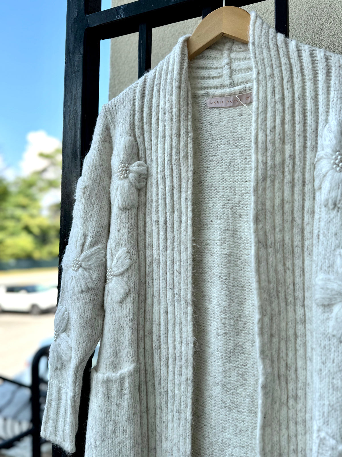 CS1874-maria-pavan-embroidered-flower-with-pearl-knit-coat-heather-ivory-1