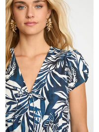 Caballero-rhea-top-in-woodblock-palm-1