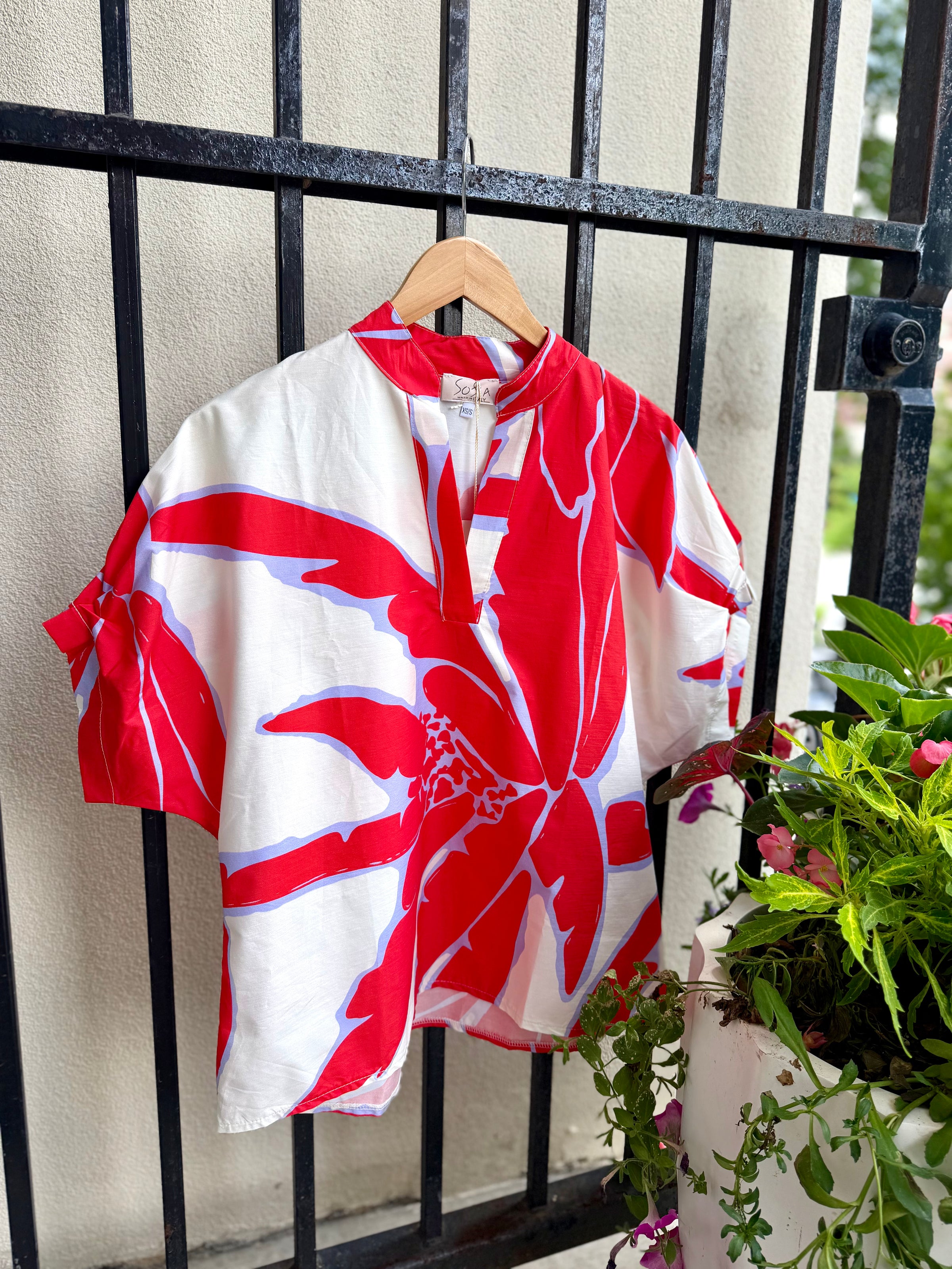D150PC-sofia-mary-v-neck-dolman-top-in-monstera-red-1