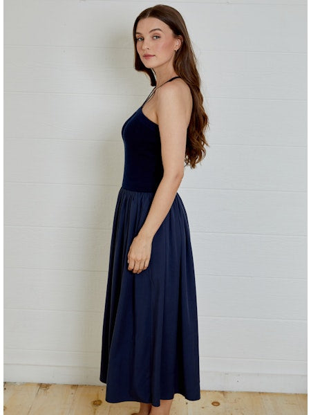 DHGM2022-DH-new-york-aimee-dress-in-navy-1