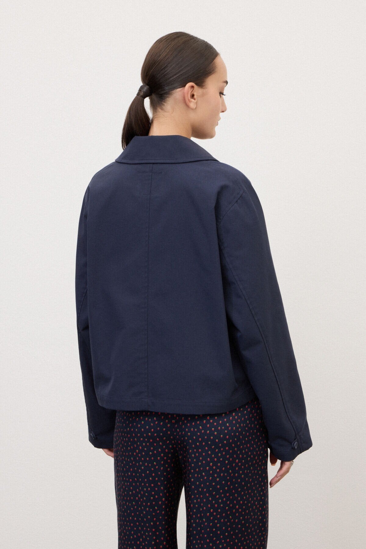 DJ0079-ootodame-short-trench-coat-in-night-1