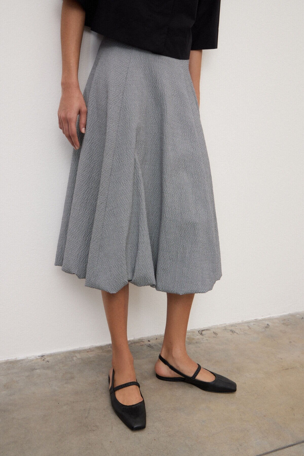 DN6284-ootodame-balloon-midi-skirt-in-var-unica-1