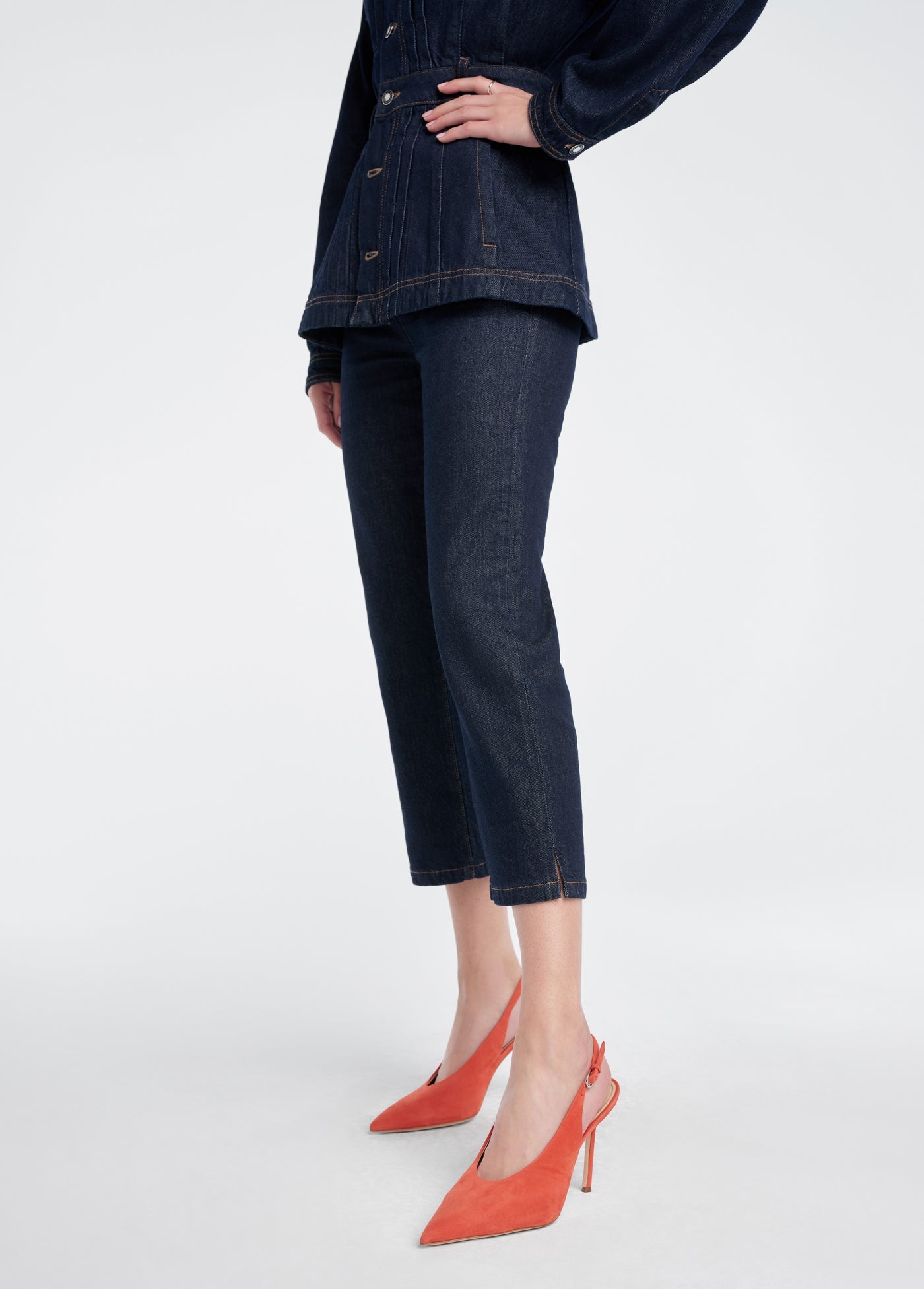 FCD7OF9596-favorite-daughter-jade-capri-trouser-in-oxford-1