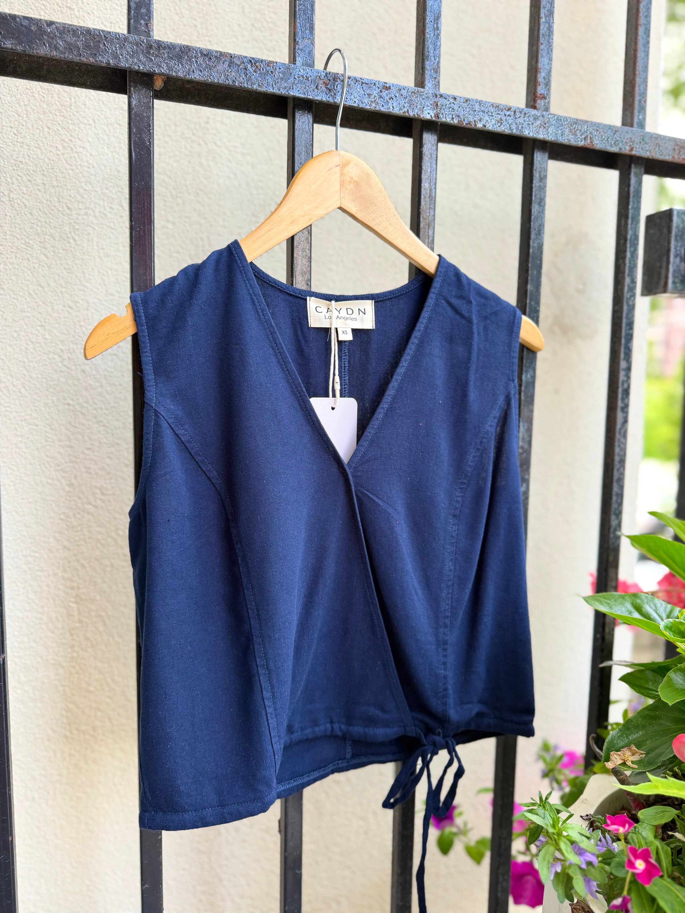 FD2158-caydn-kyle-wrap-top-in-navy-1