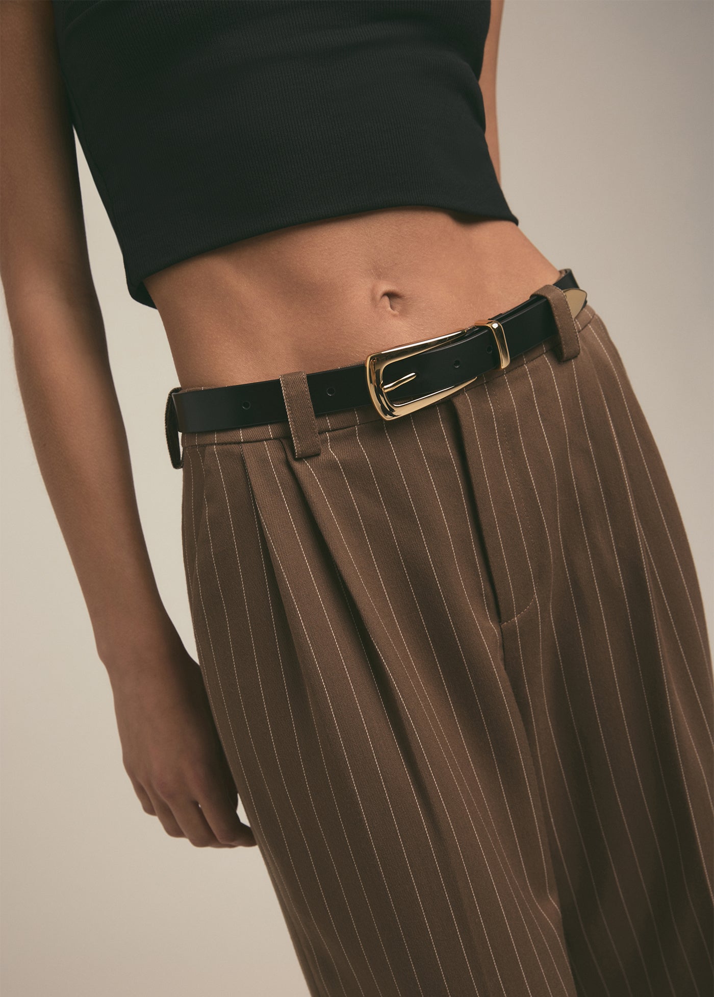 FD3000005-favorite-daughter-the-statement-belt-in-black-and-gold-2