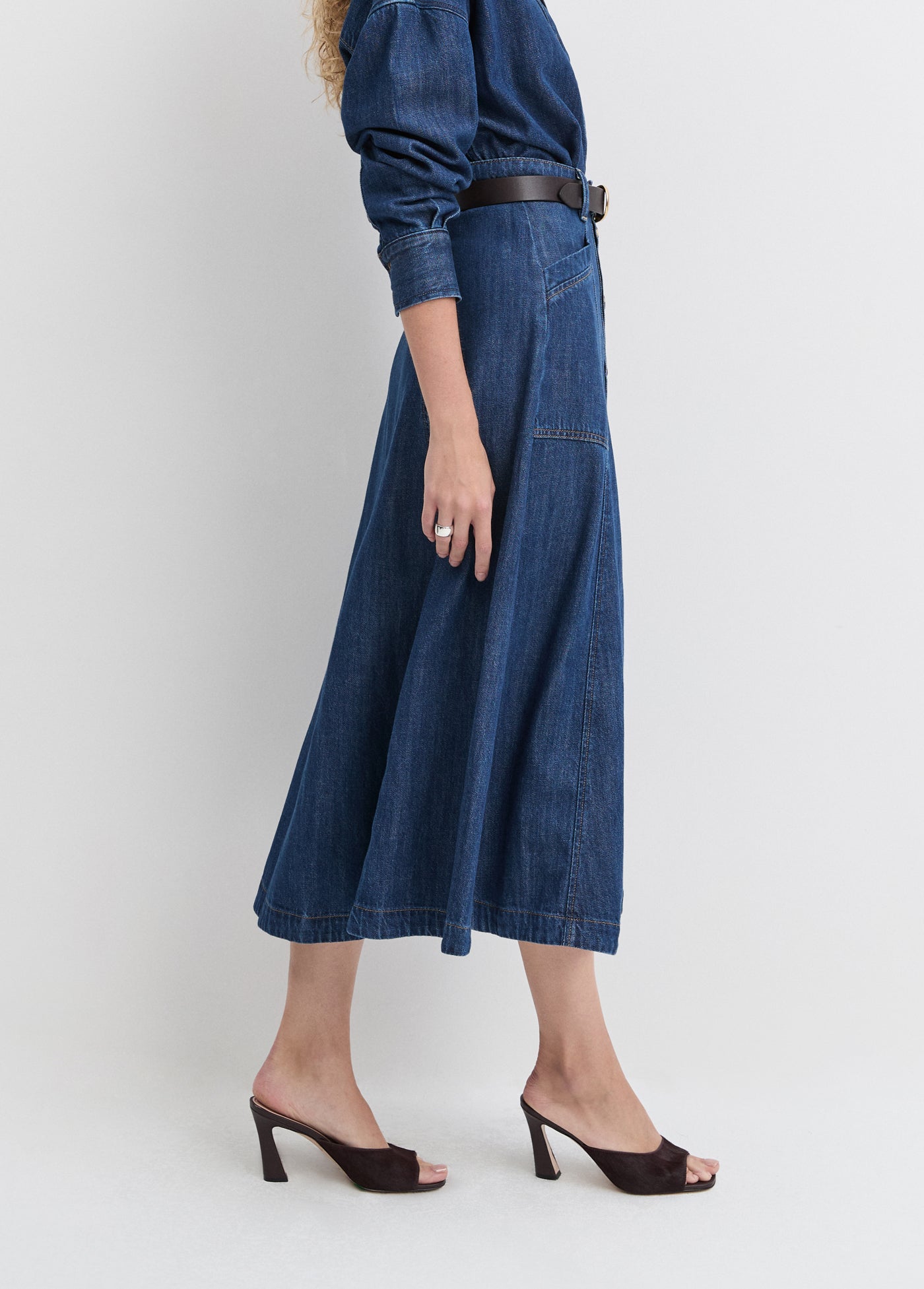 FGV7MS9529-favorite-daughter-the-lila-denim-skirt-in-mesa-1