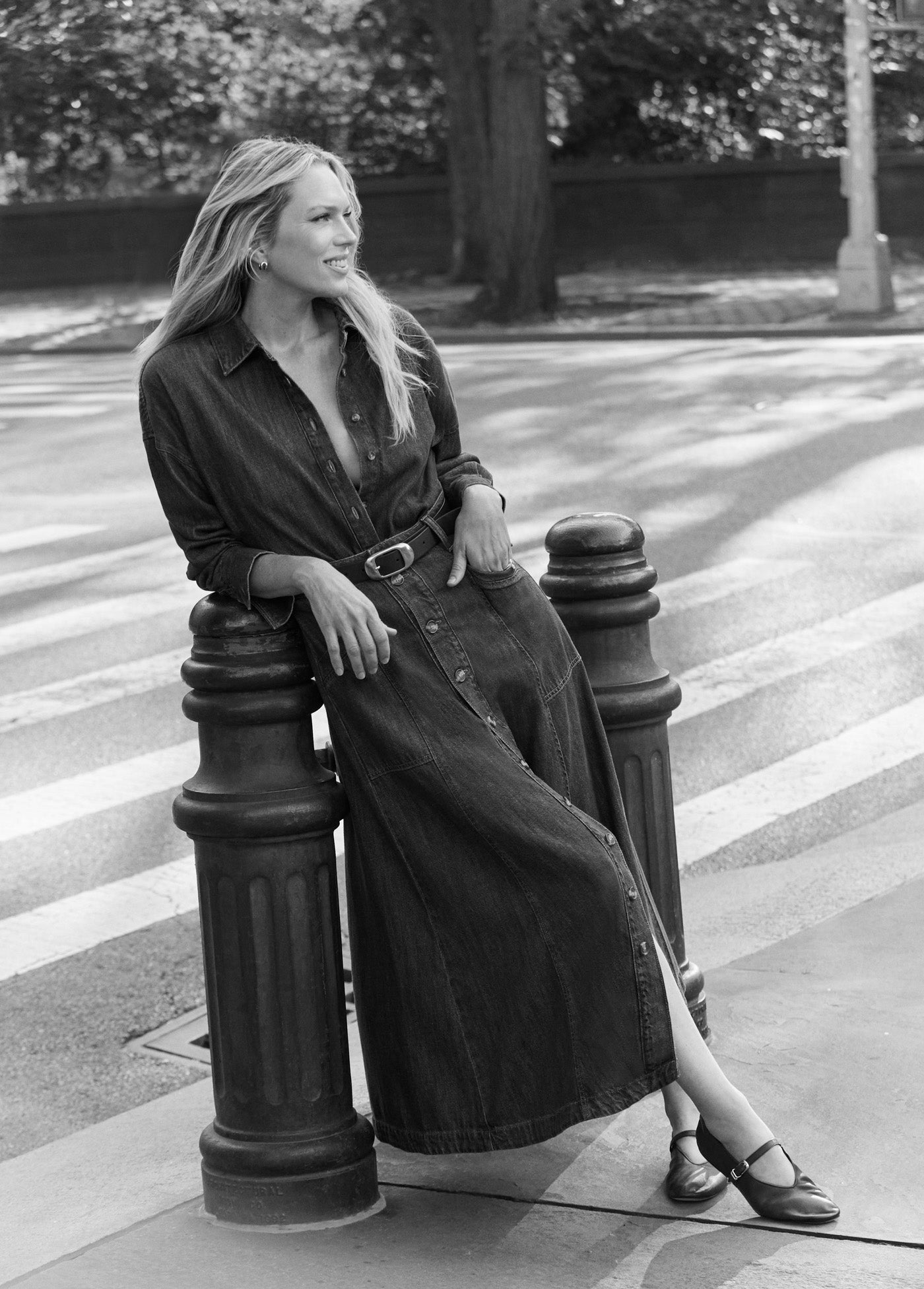 FGV7MS9529-favorite-daughter-the-lila-denim-skirt-in-mesa-1