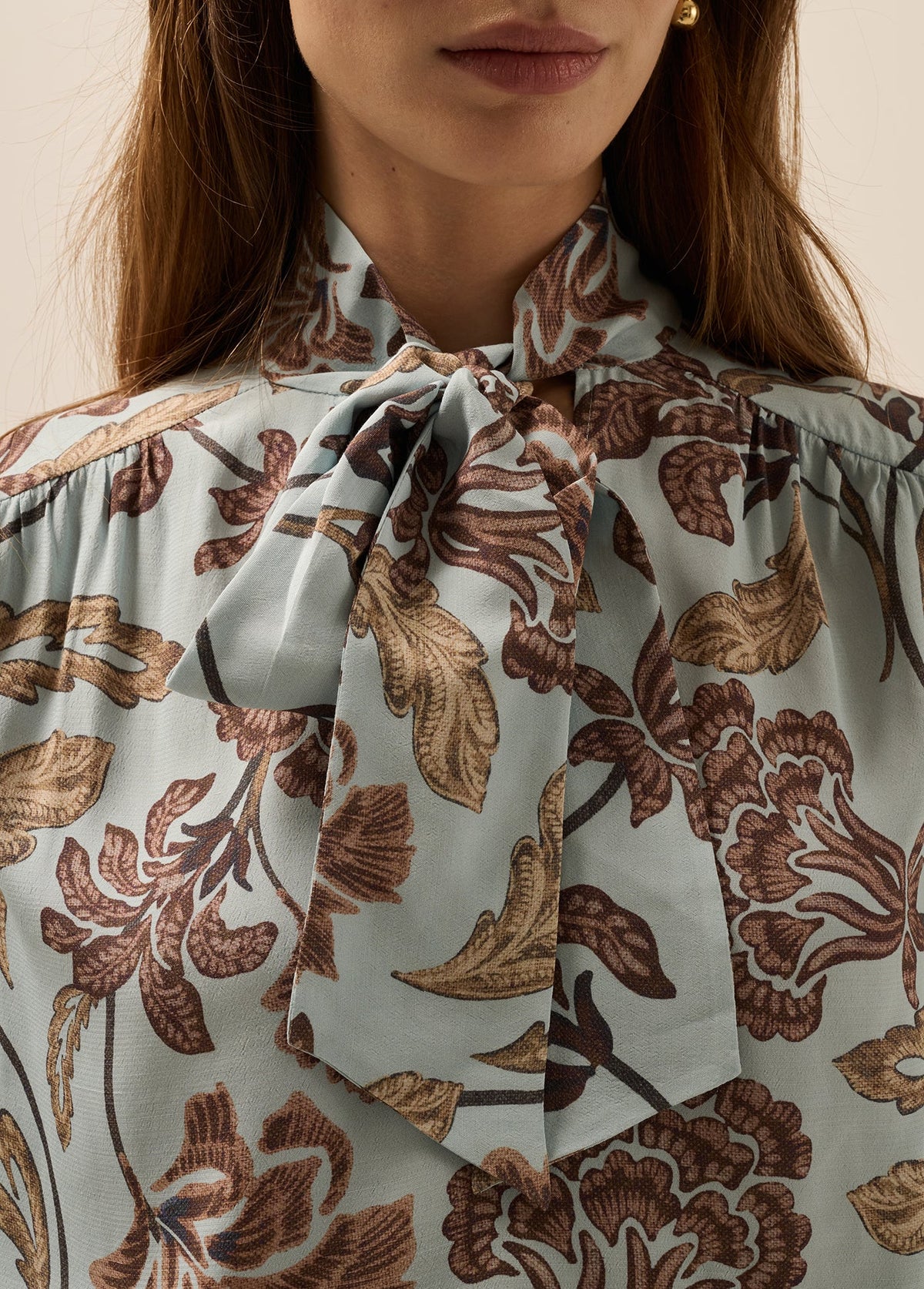 FHP6PB1153-favorite-daughter-simone-blouse-in-sky-paisley-floral-1