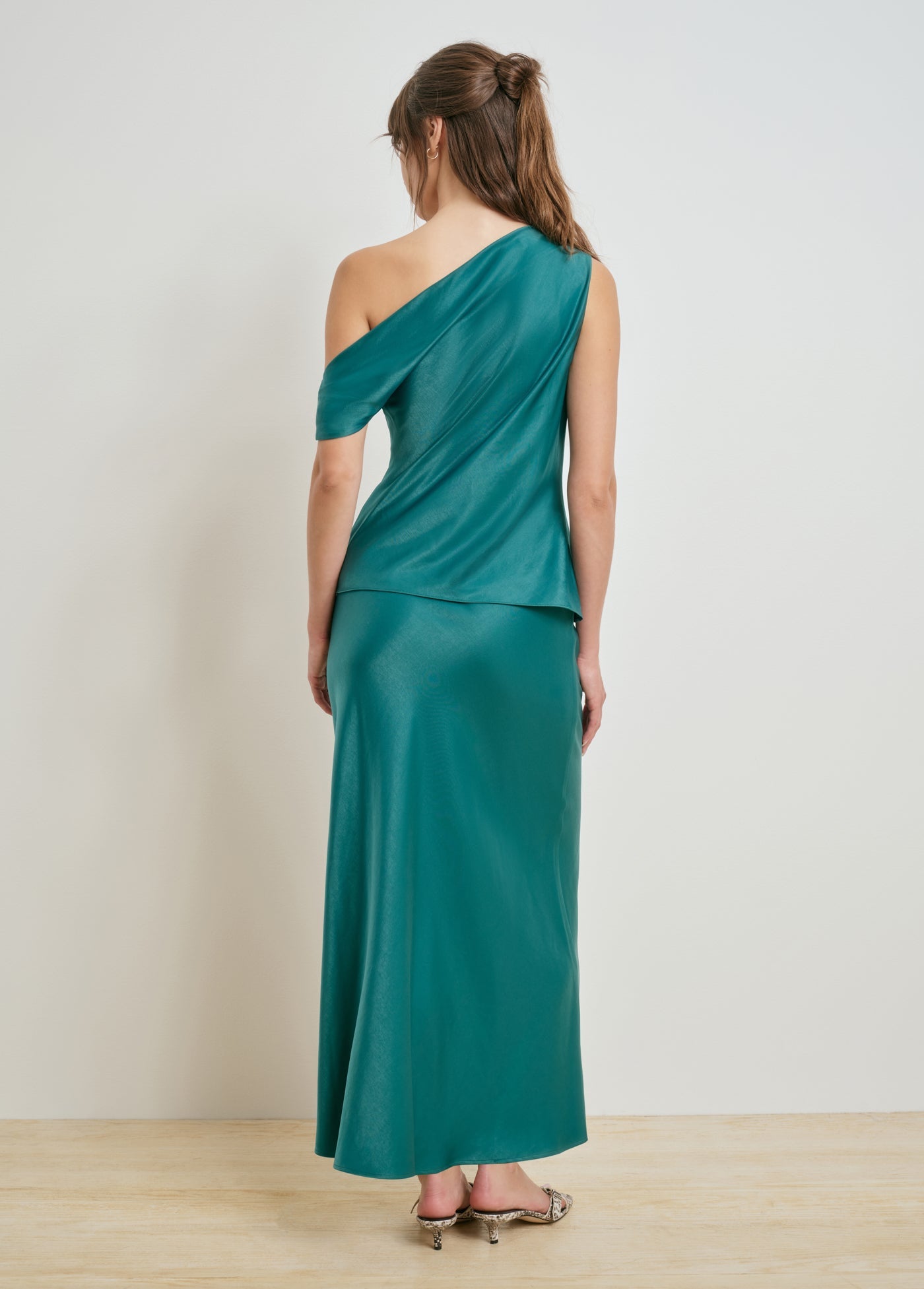 FIW9SK8010-favorite-daughter-the-favorite-skirt-in-emerald-1