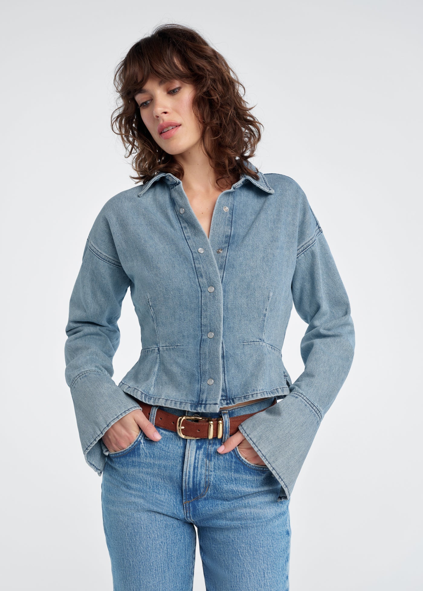 FMR5LX1099-favorite-daughter-eyes-on-me-shirt-in-lexington-1