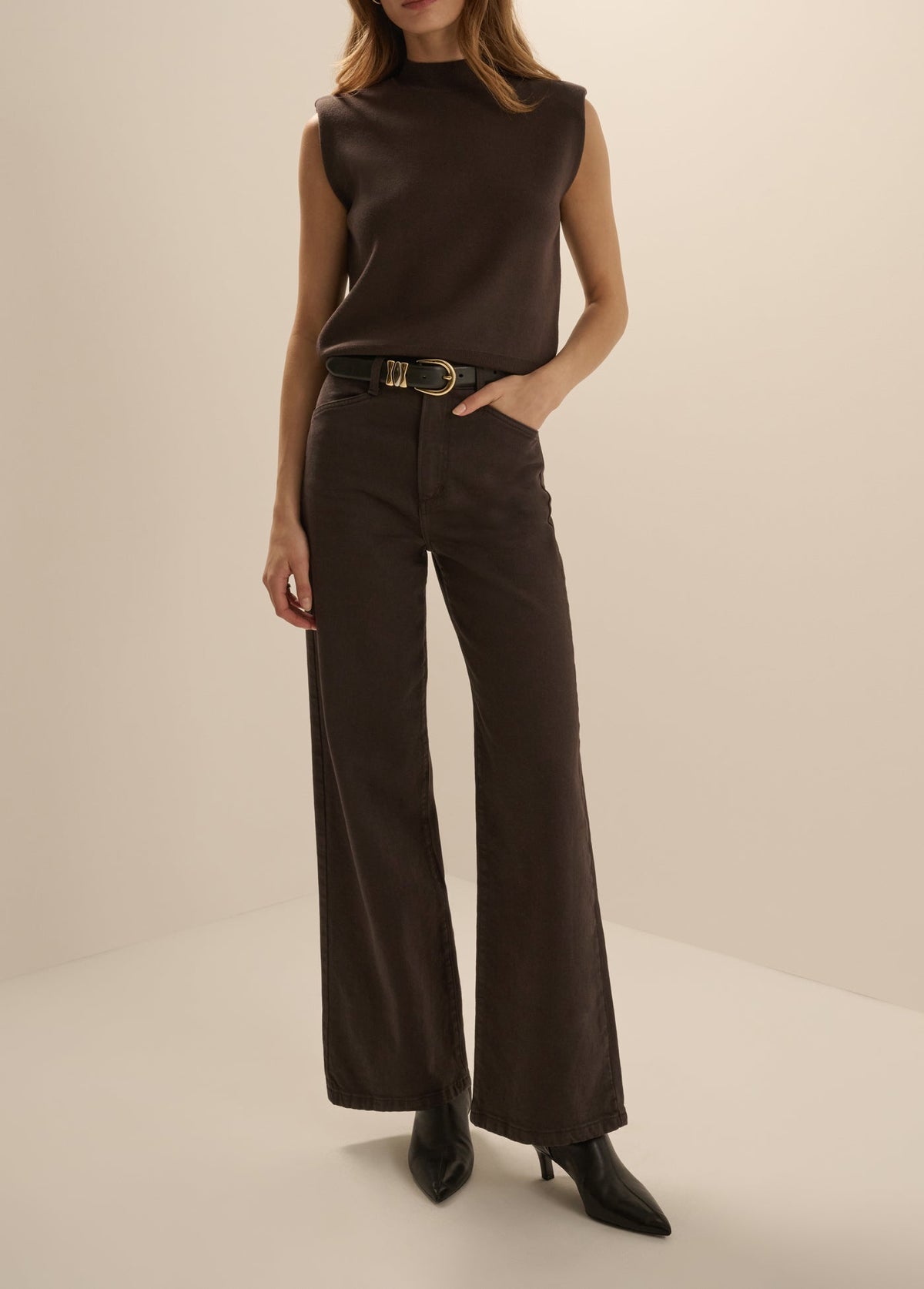 FRHXKT3553-favorite-daughter-the-whitney-top-in-espresso-1