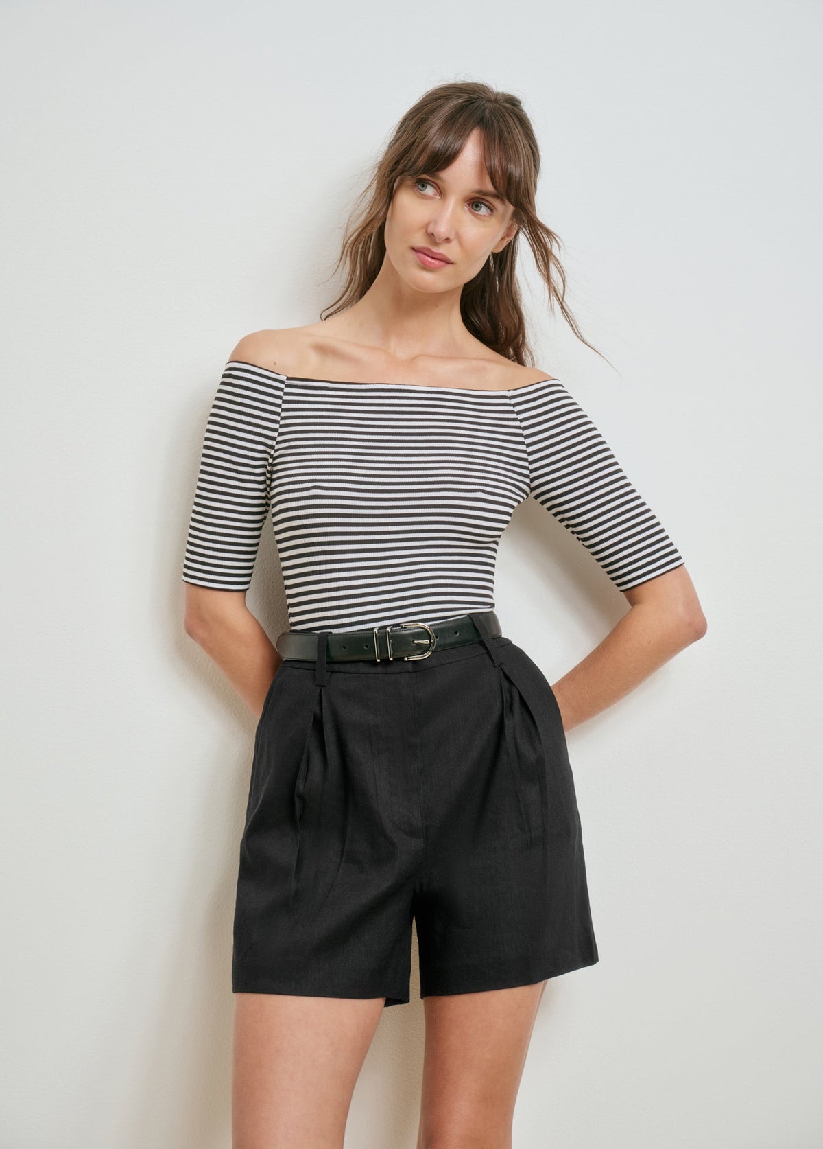 FSR4PL8537-favorite-daughter-the-favorite-short-in-black-1